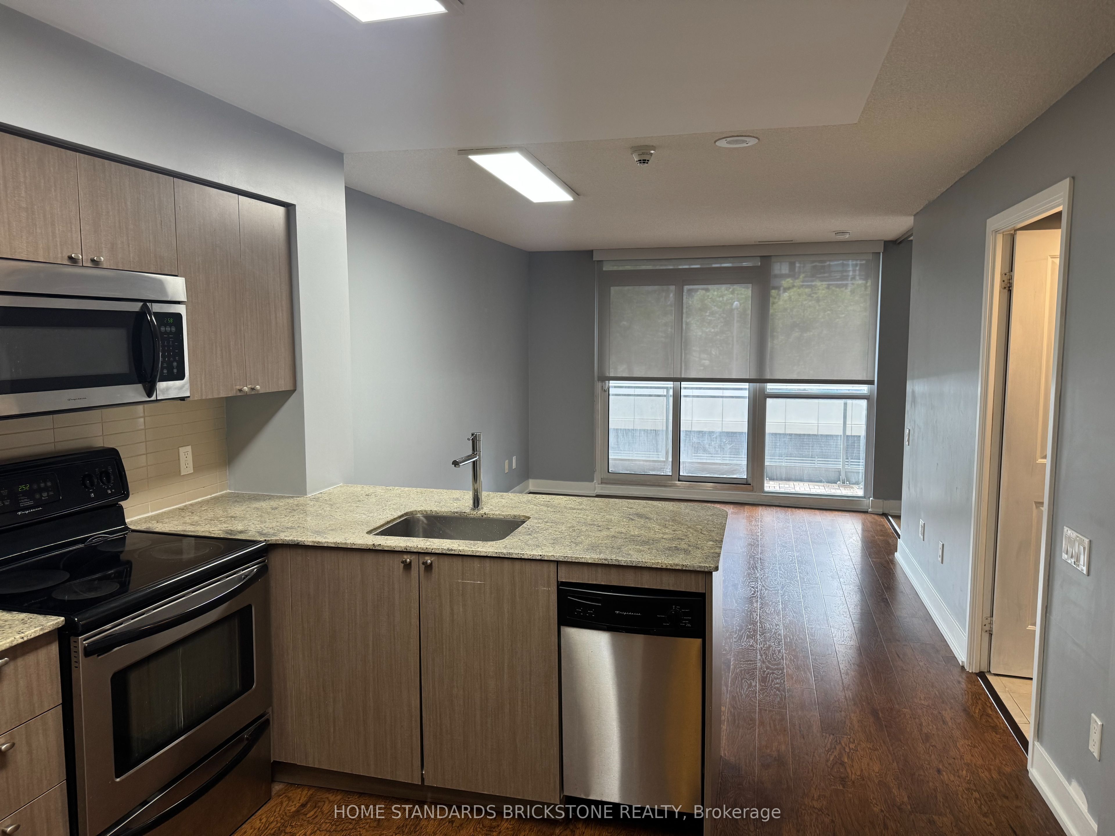 23 Sheppard Avenue E 512, Toronto, ON M2N 0C8 photo 5