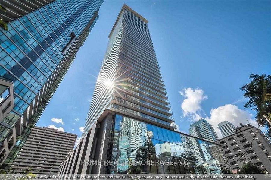33 Charles Street E 609, Toronto, ON M4Y 1R9