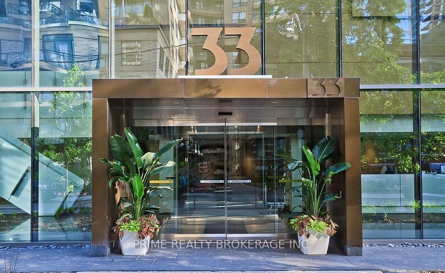 33 Charles Street E 609, Toronto, ON M4Y 1R9 photo 2