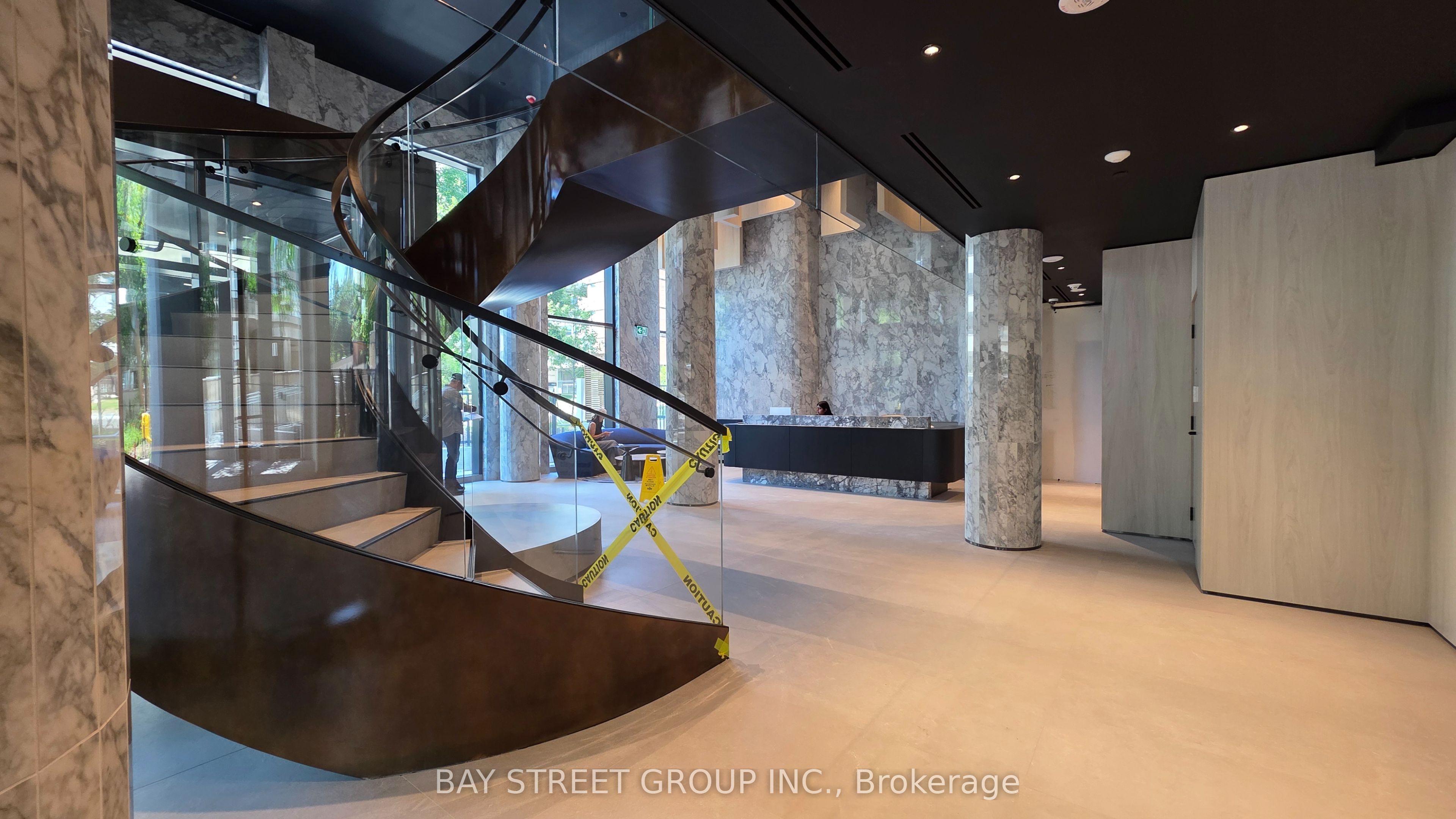 91 Montclair Avenue 1106, Toronto, ON M5P 0B1 photo 2
