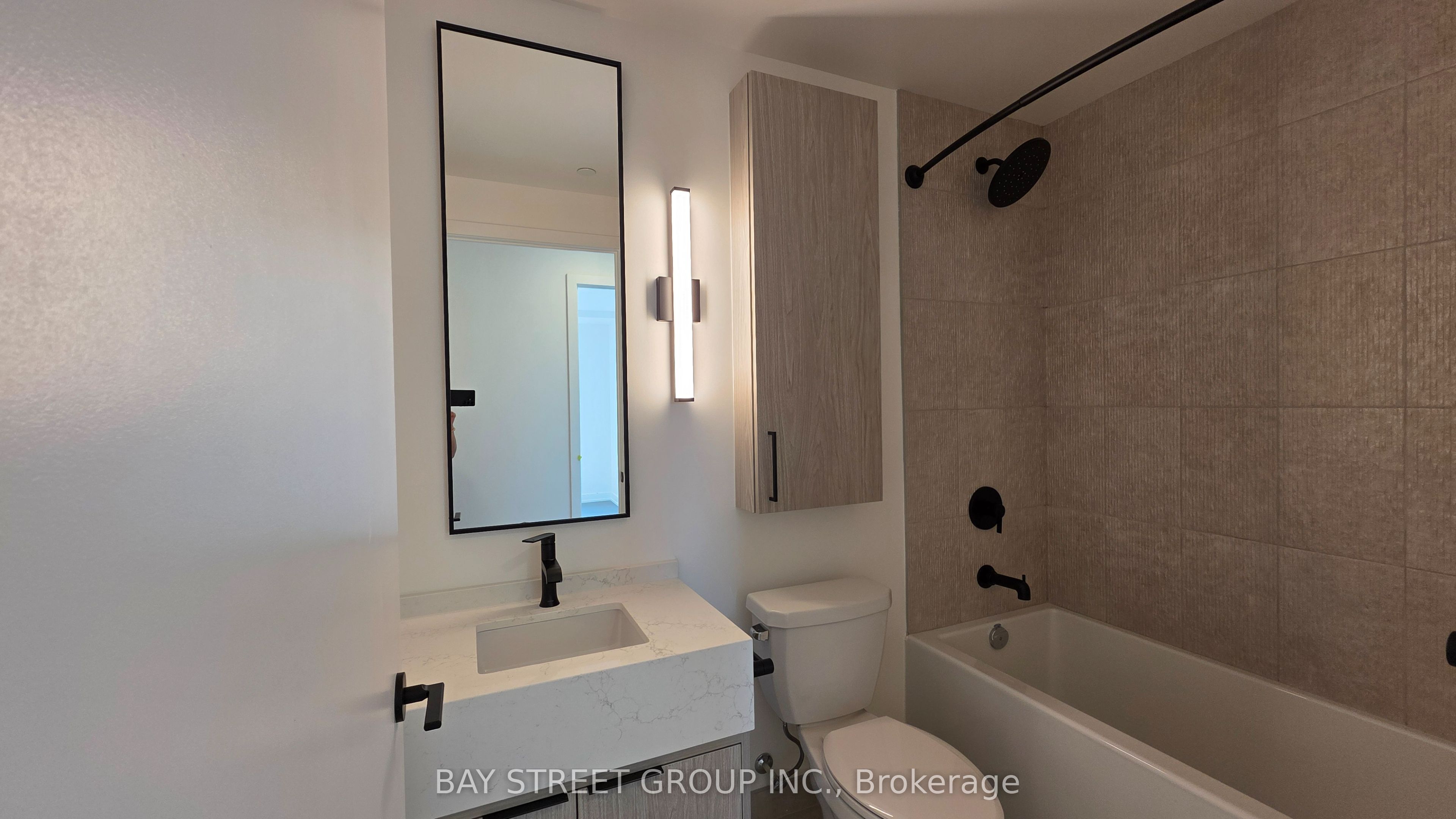 91 Montclair Avenue 1106, Toronto, ON M5P 0B1 photo 5