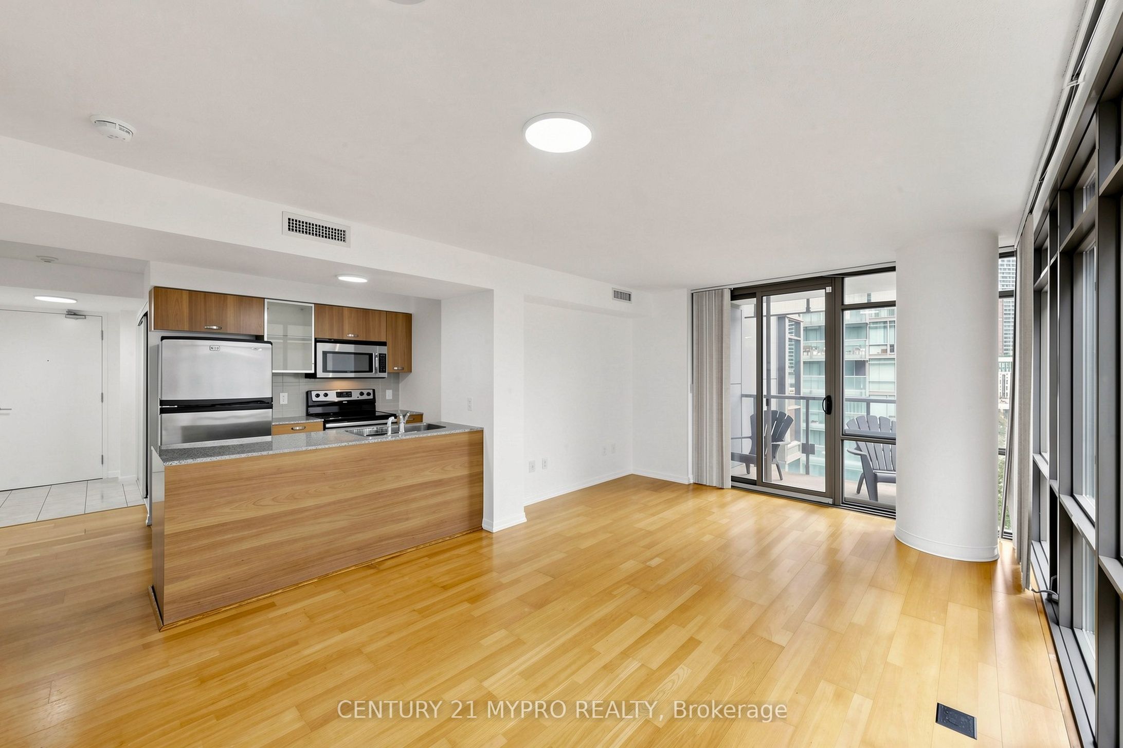 38 Grenville Street 708, Toronto, ON M4Y 1A5 photo 4