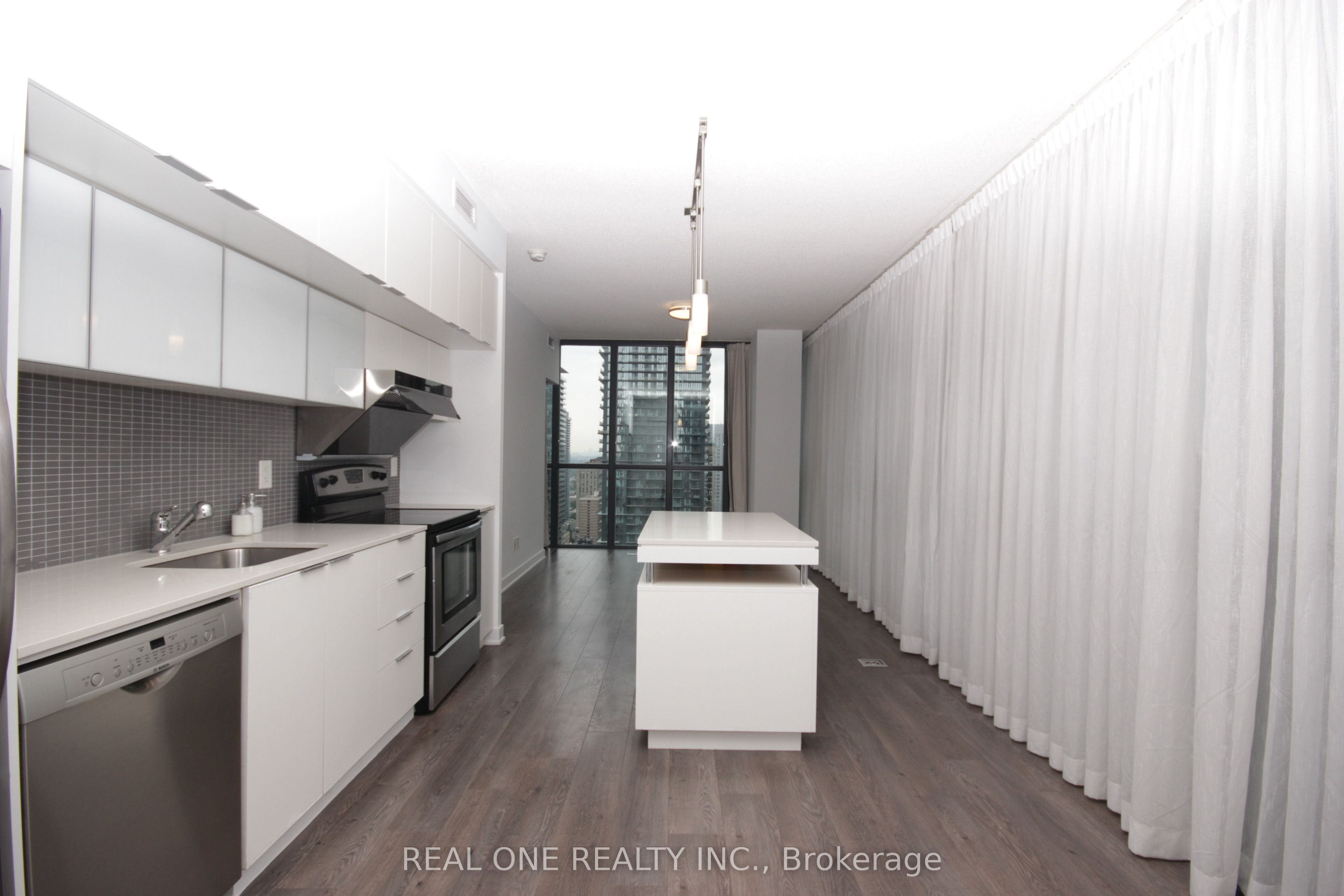 110 Charles Street E 3505, Toronto, ON M4Y 1T5 photo 5