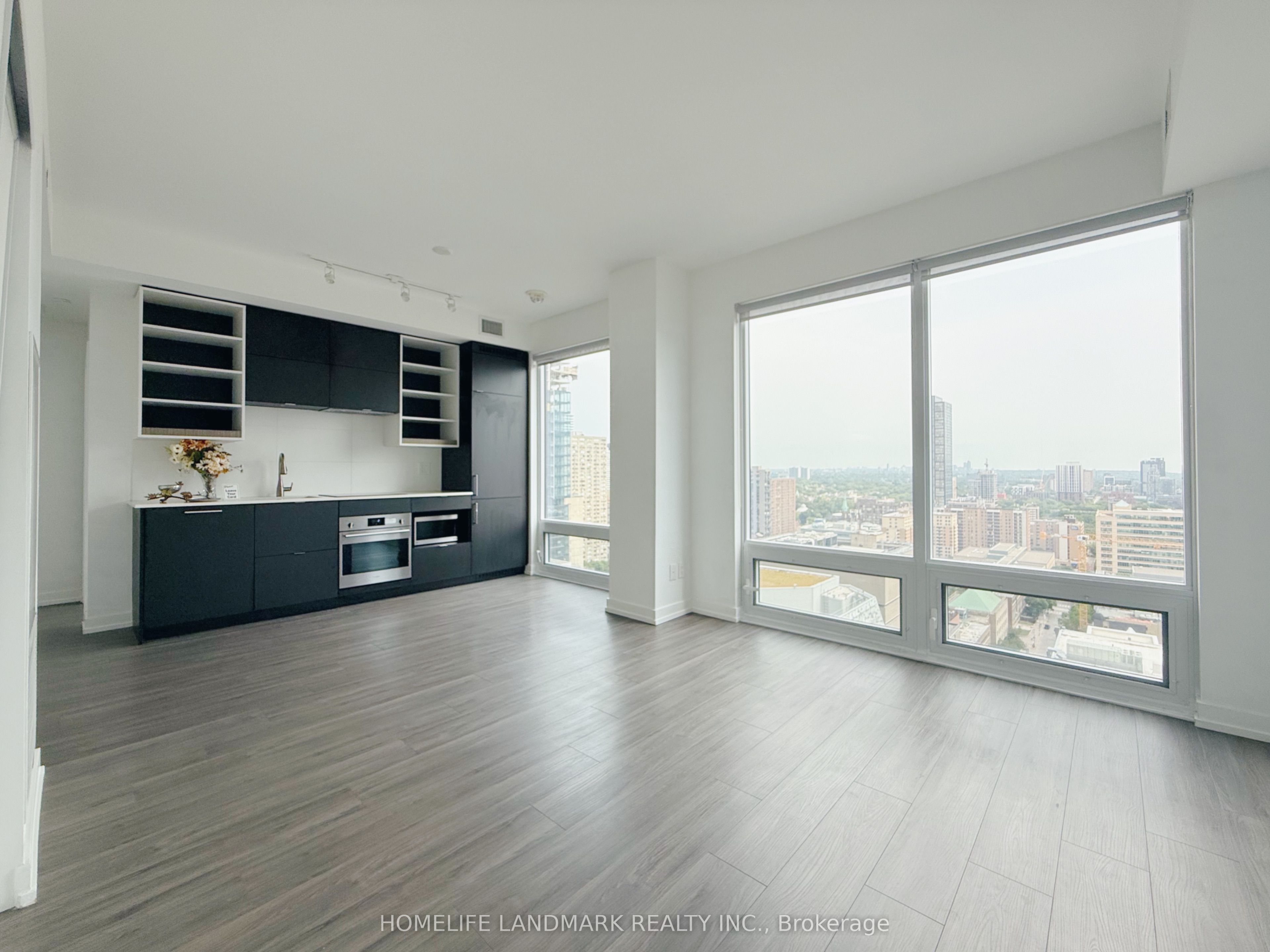 20 Edward Street 2202, Toronto, ON M5G 0C5 photo 4