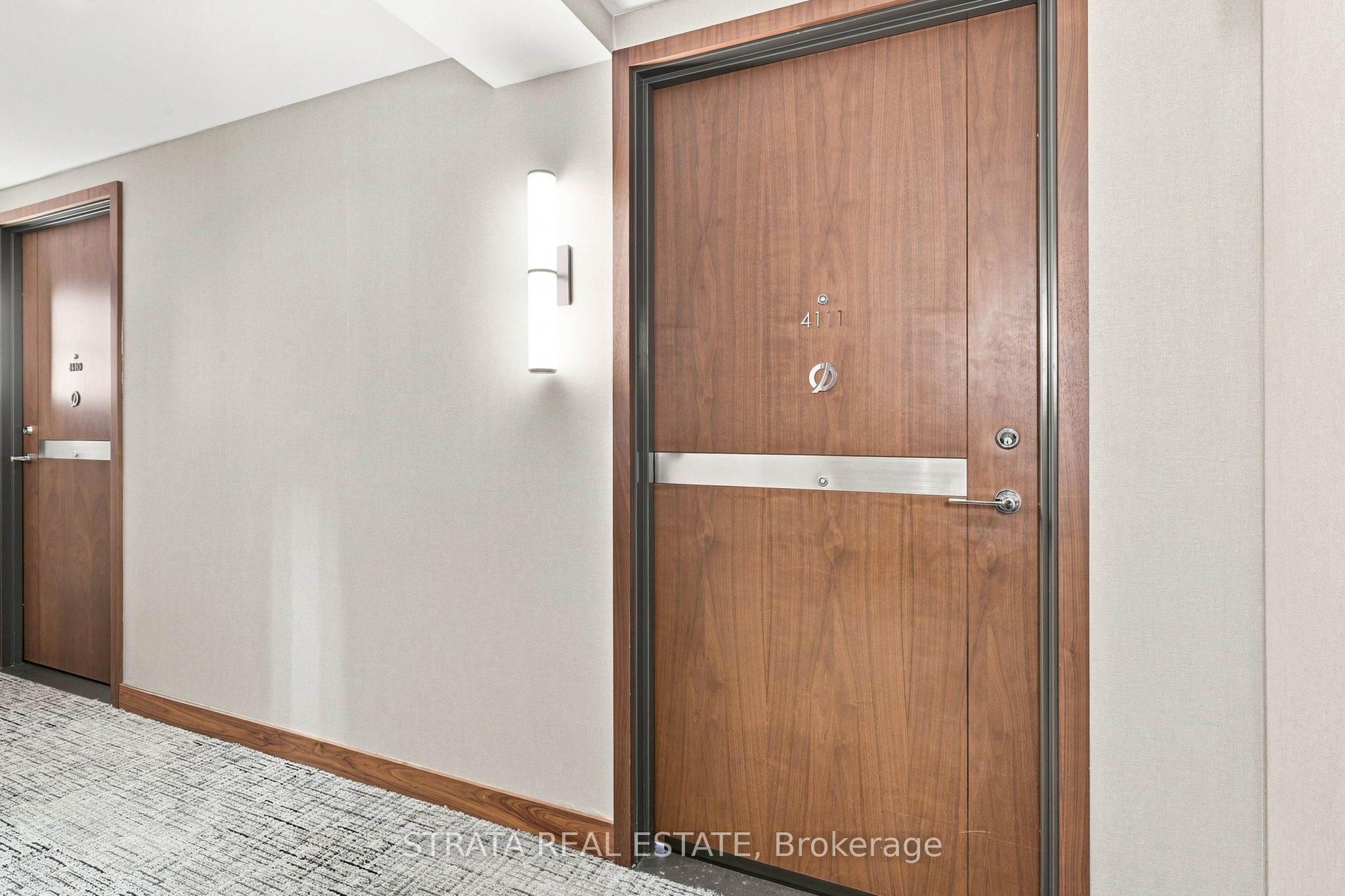 19 Bathurst Street 4111, Toronto, ON M5V 0N2 photo 3