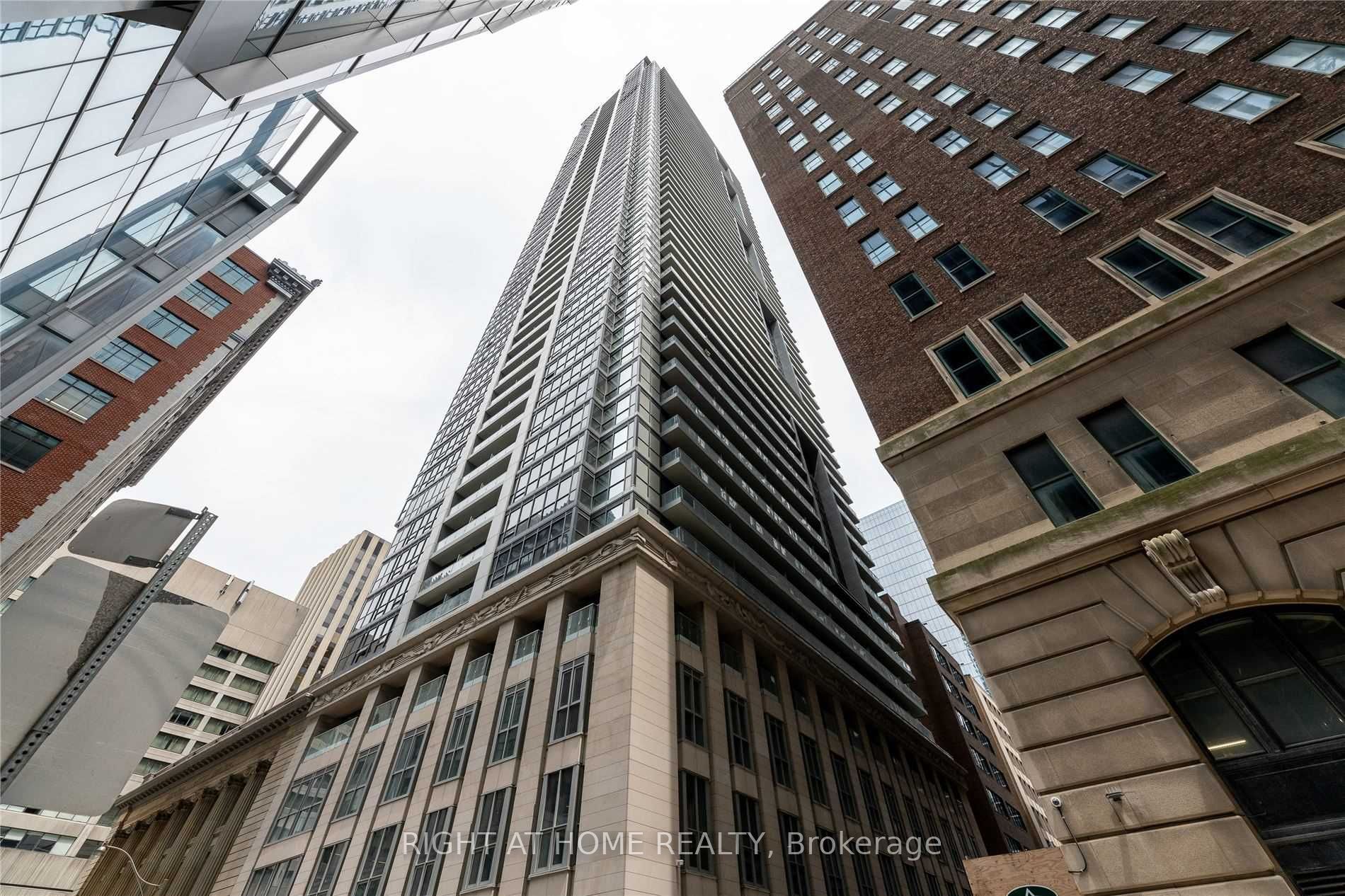70 Temperance Street 3805, Toronto, ON M5H 4E8 photo 2