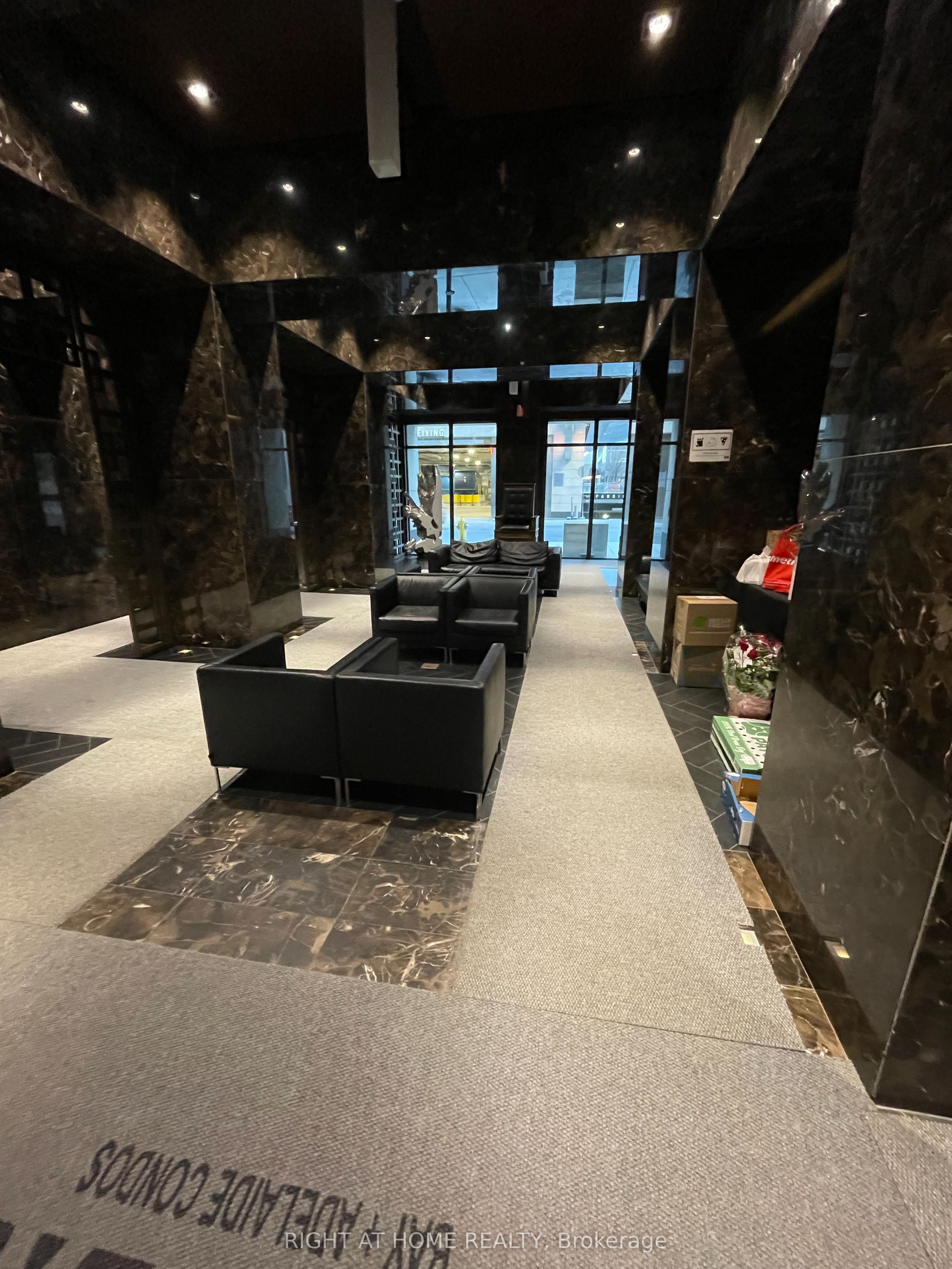 70 Temperance Street 3805, Toronto, ON M5H 4E8 photo 3