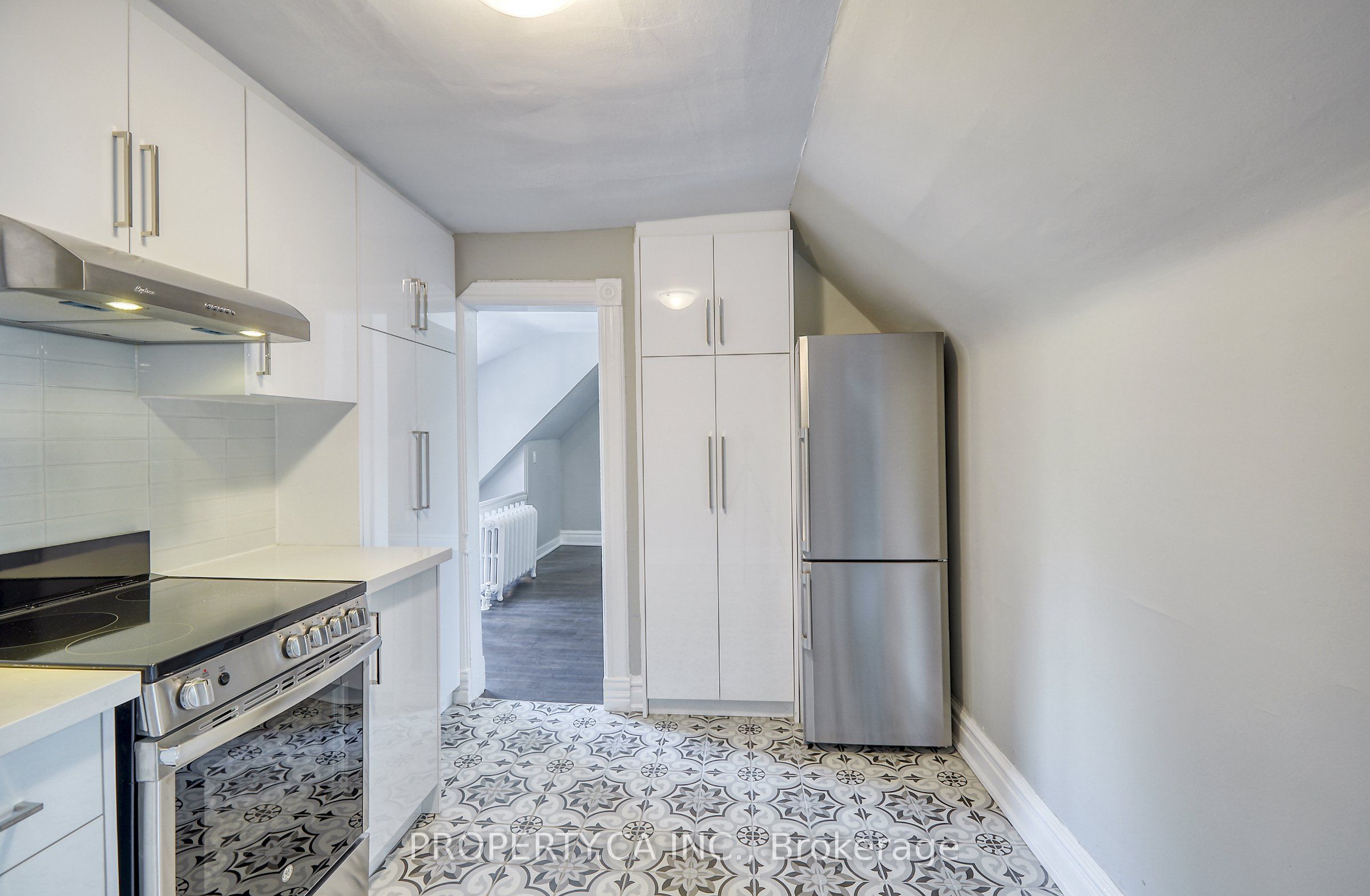 345 Gladstone Avenue Upper, Toronto, ON M6H 3H5 photo 2