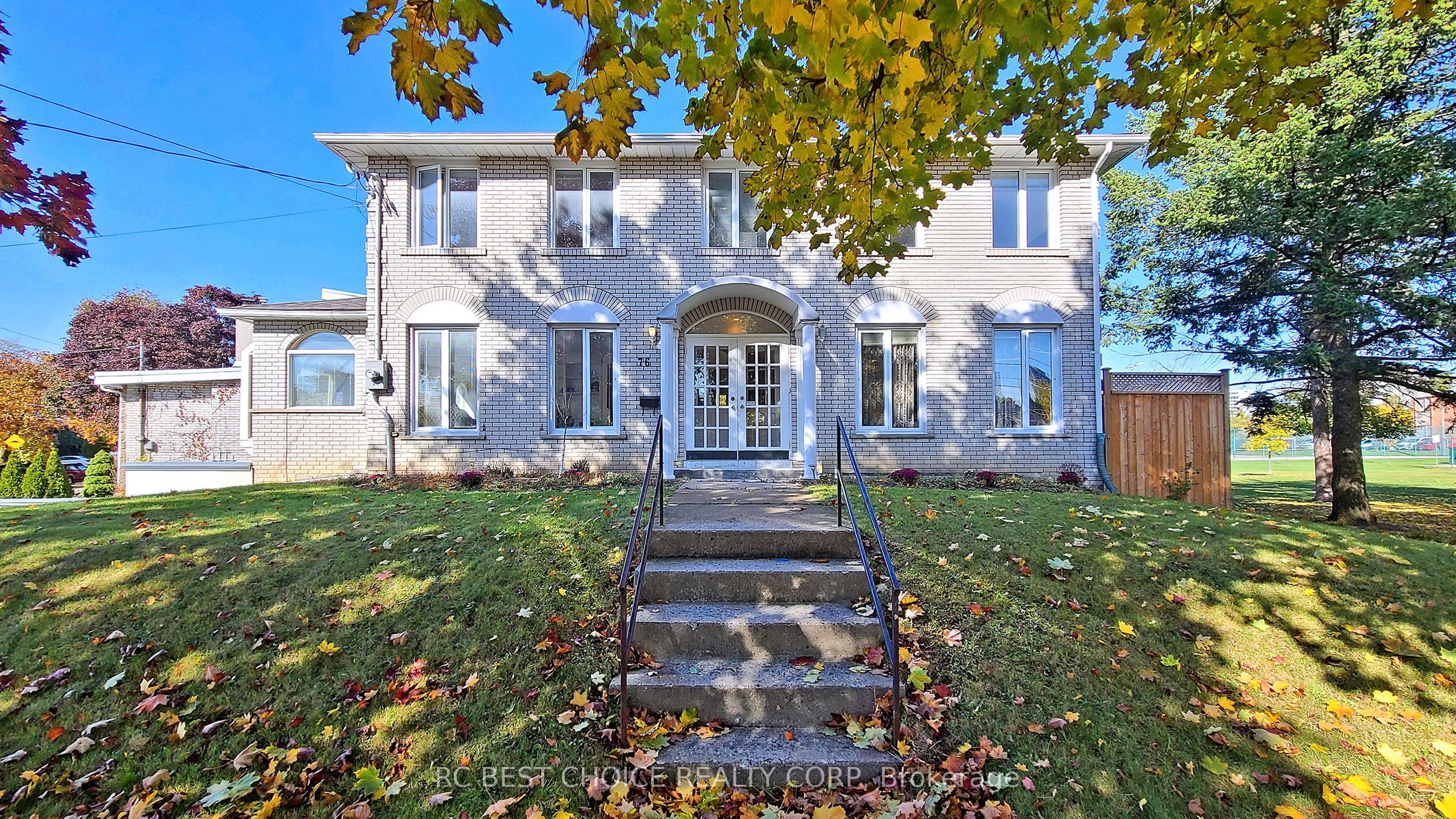 76 Rockford Road, Toronto, ON M2R 3A7