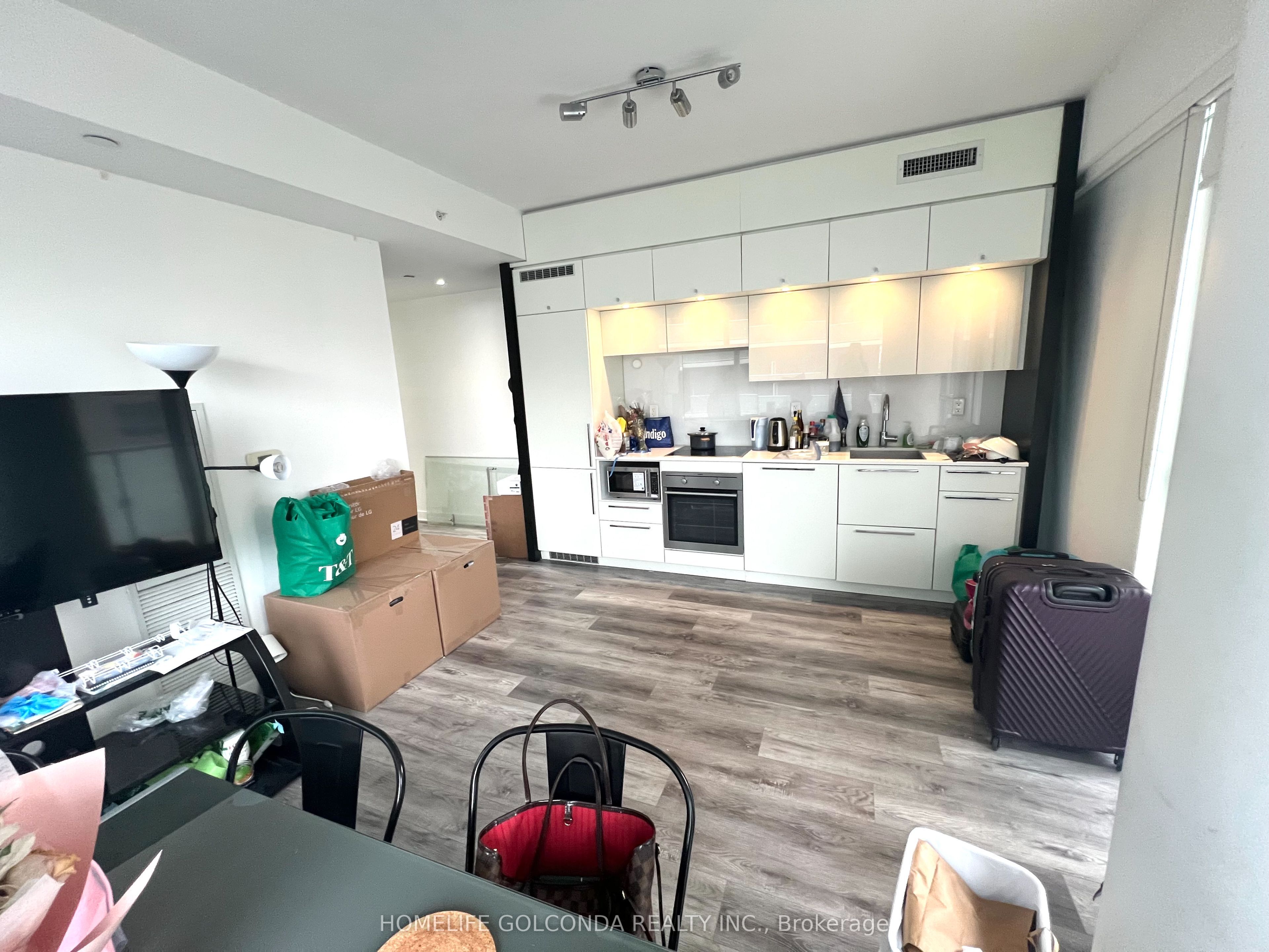 15 Grenville Street 1209, Toronto, ON M4Y 1A1