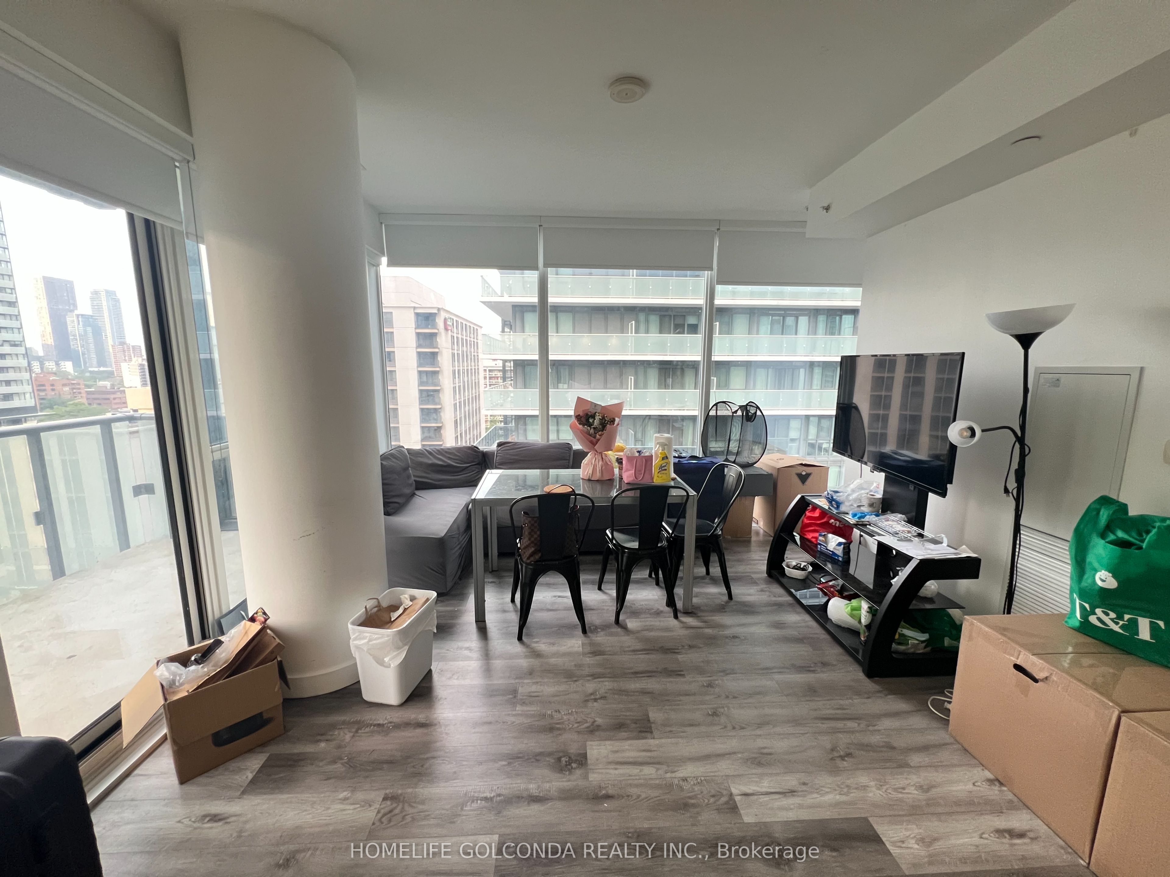 15 Grenville Street 1209, Toronto, ON M4Y 1A1 photo 3