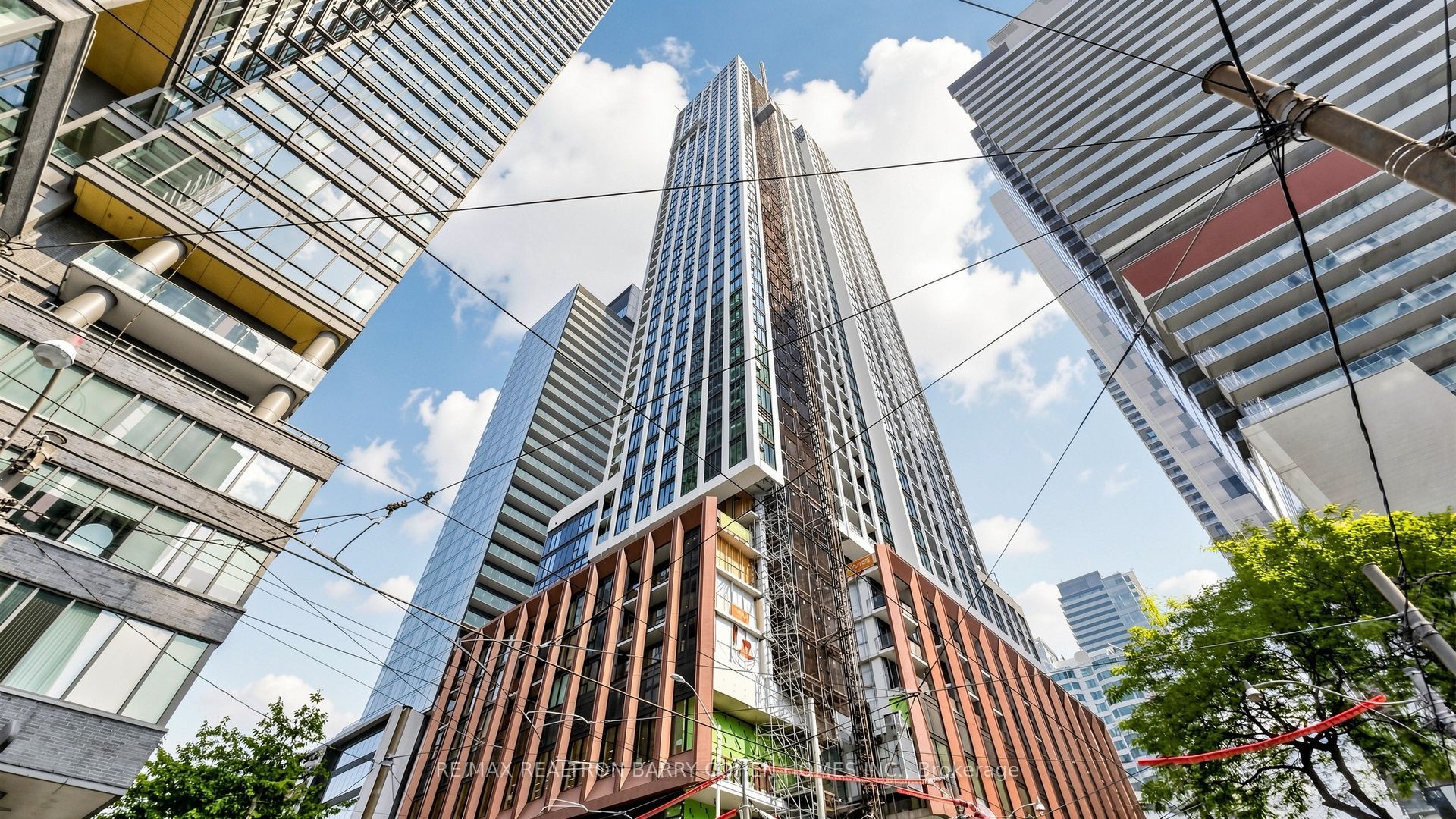 400 King Street W 1922, Toronto, ON M5V 1K2 photo 2