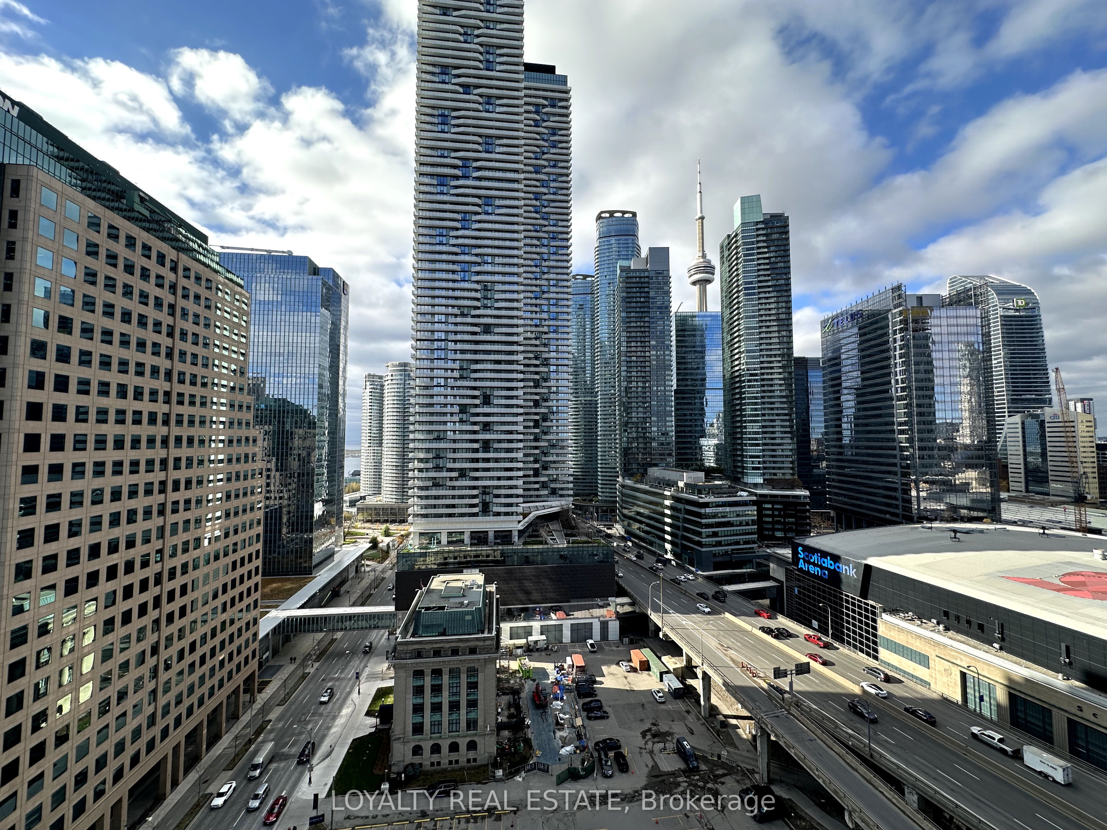 33 Bay Street 2101, Toronto, ON M5J 2Z3