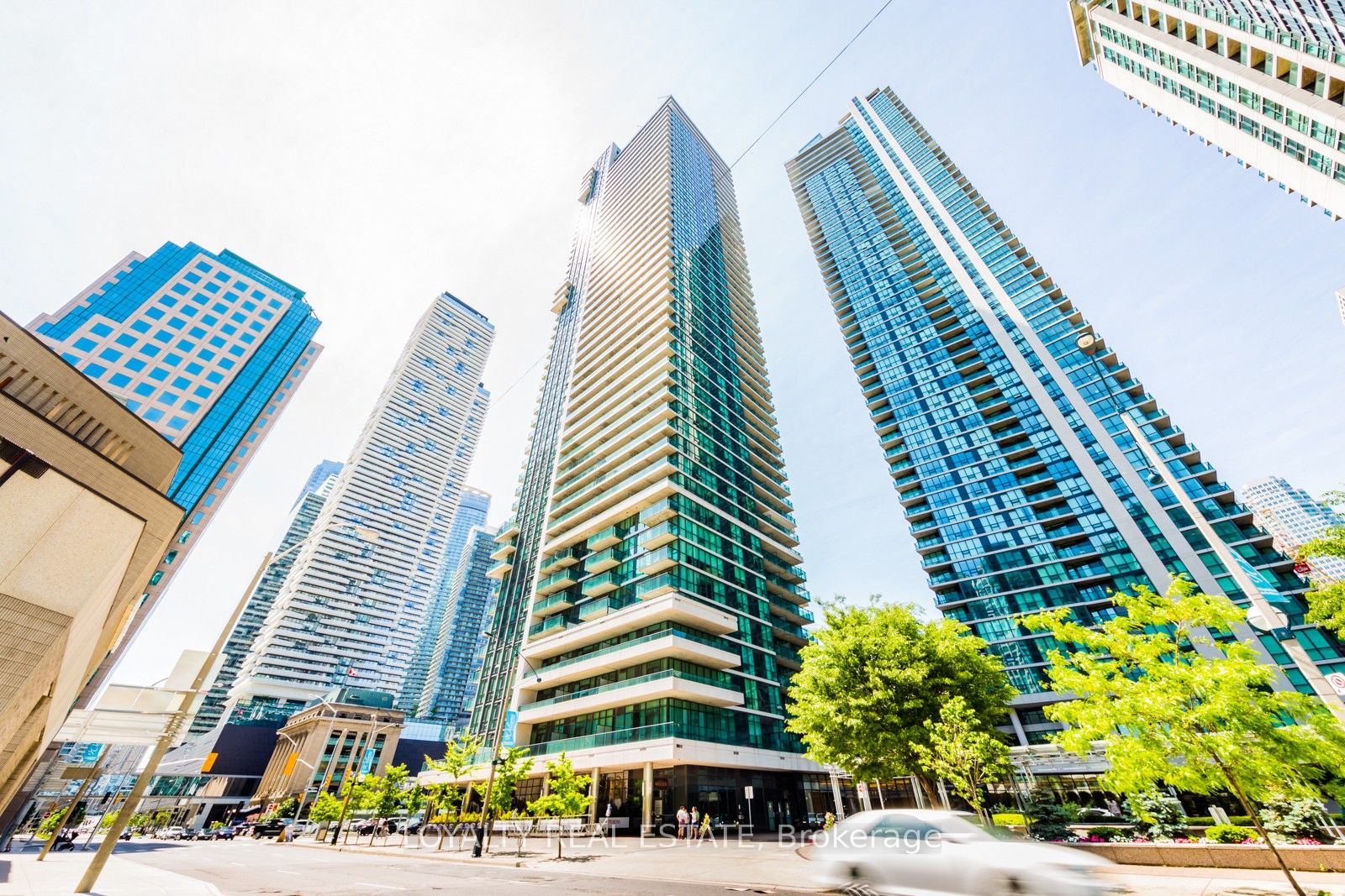 33 Bay Street 2101, Toronto, ON M5J 2Z3 photo 2