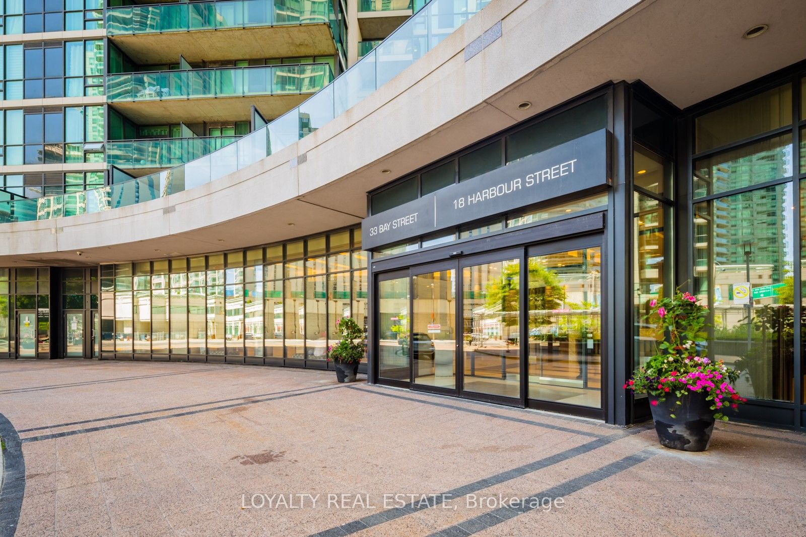 33 Bay Street 2101, Toronto, ON M5J 2Z3 photo 3