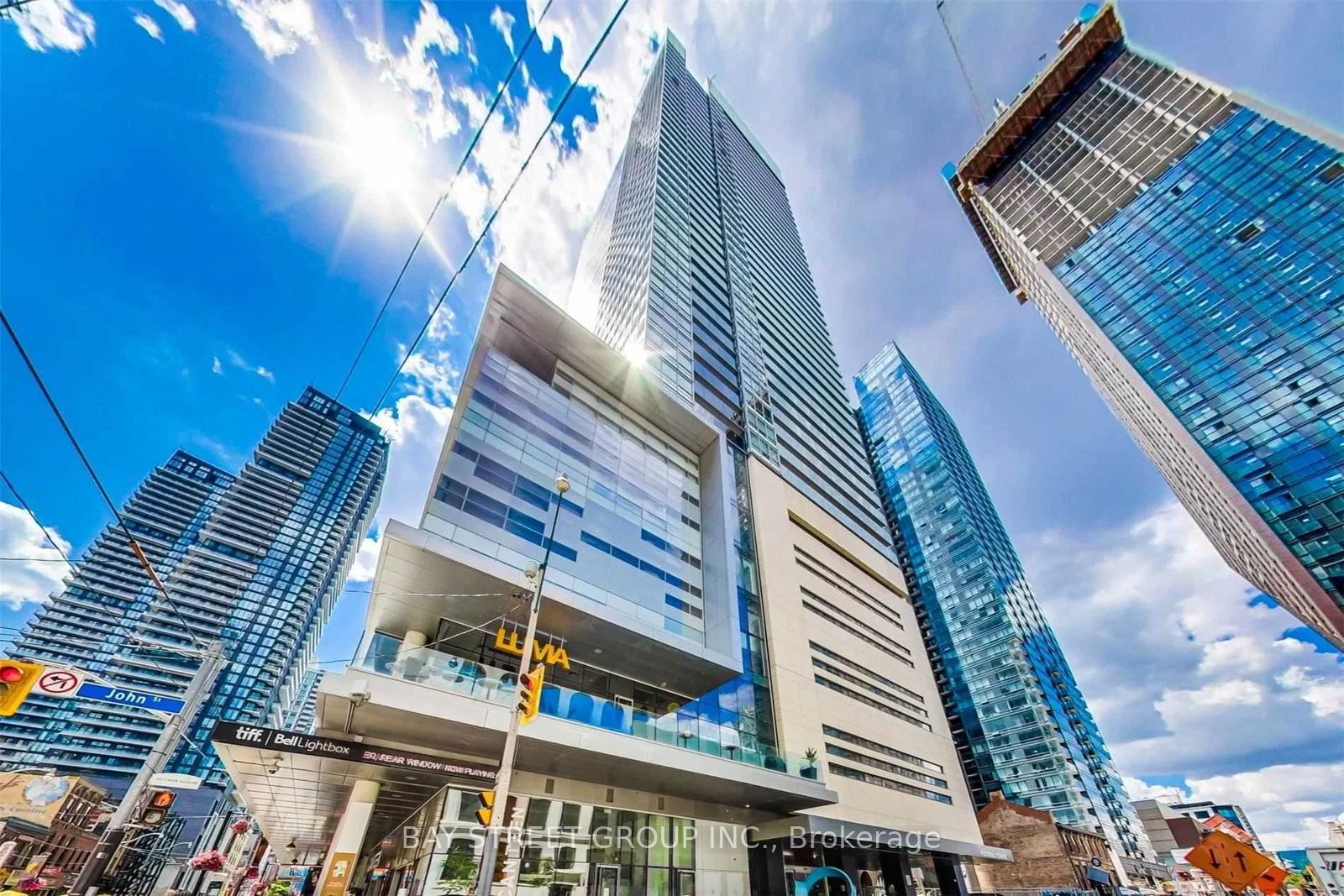 80 John Street 4011, Toronto, ON M5V 3X4