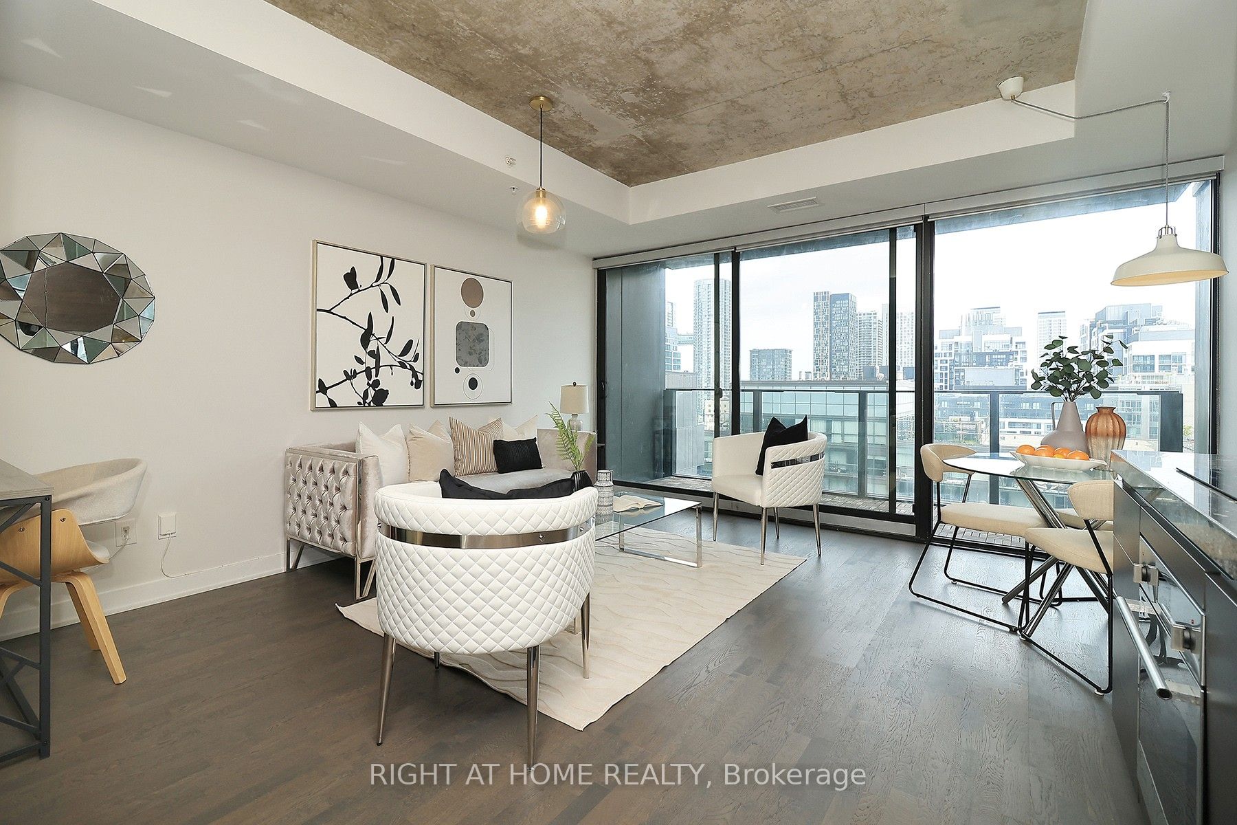 629 King Street W 1112, Toronto, ON M5V 0G9