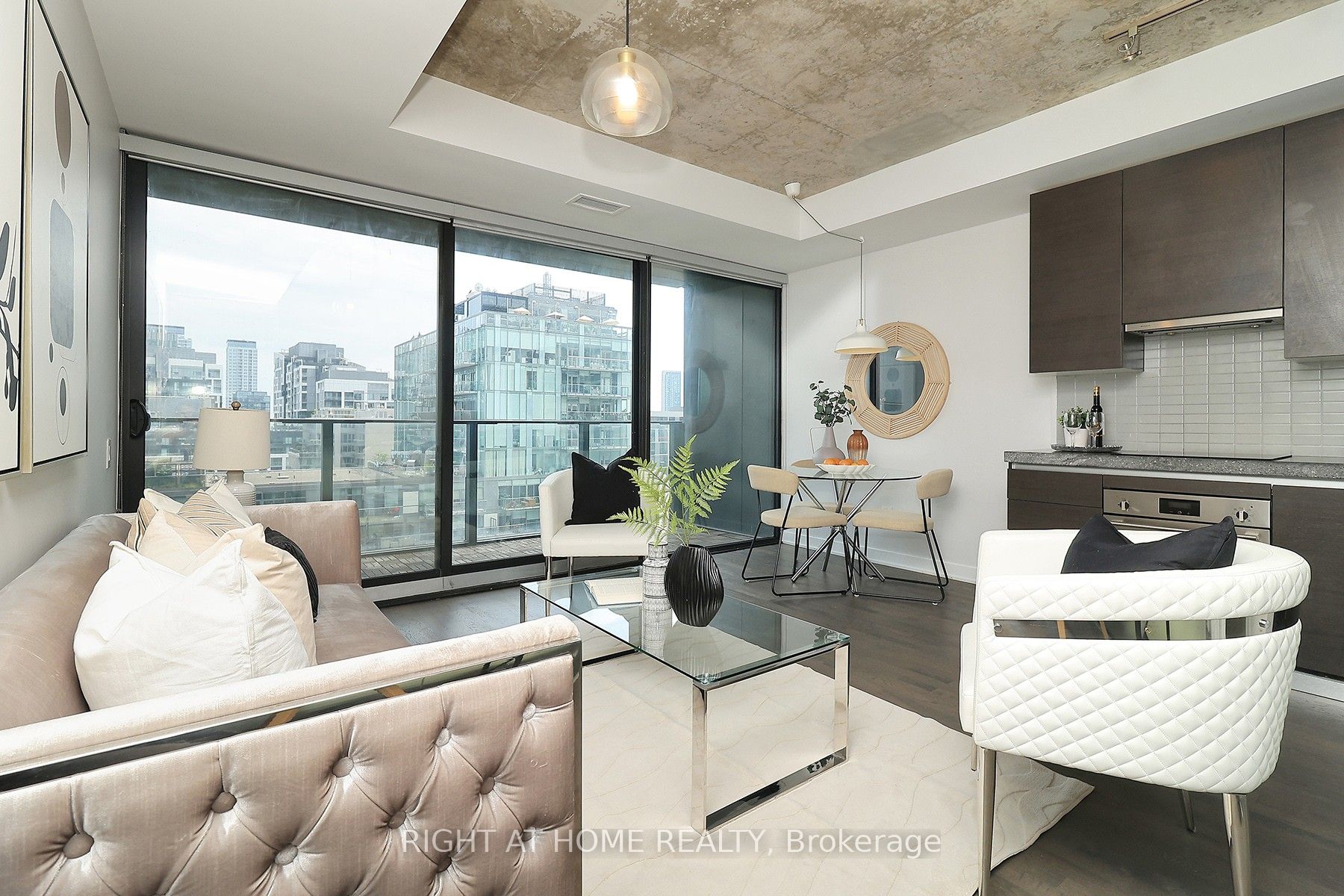 629 King Street W 1112, Toronto, ON M5V 0G9 photo 4