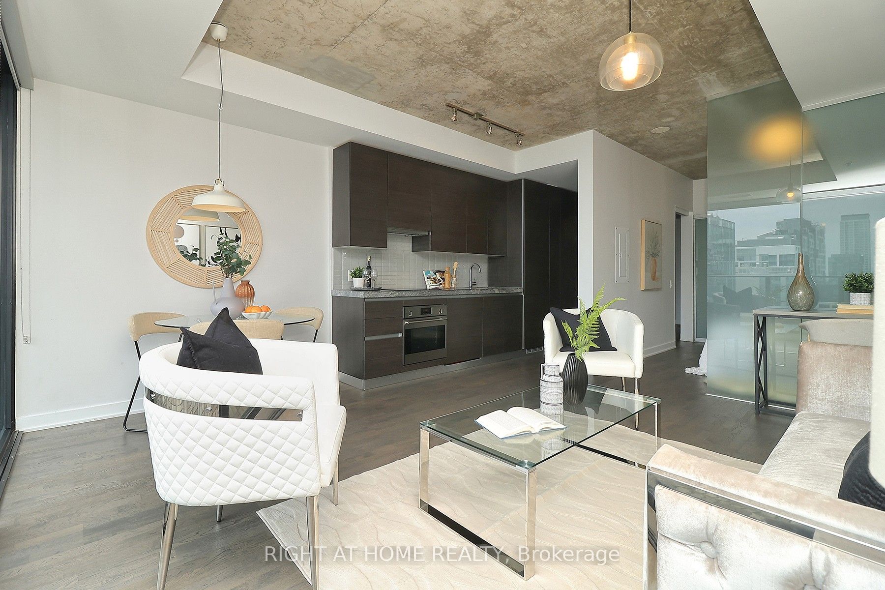 629 King Street W 1112, Toronto, ON M5V 0G9 photo 5