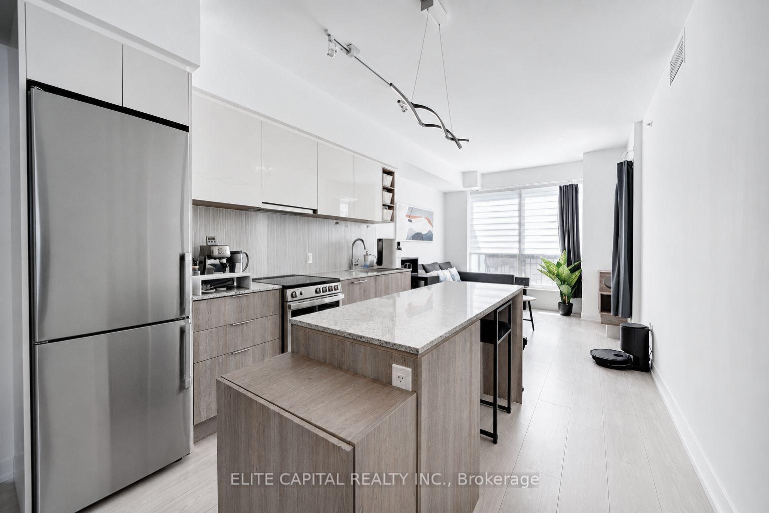 31 Tippett Road 740, Toronto, ON M3H 0C8 photo 2