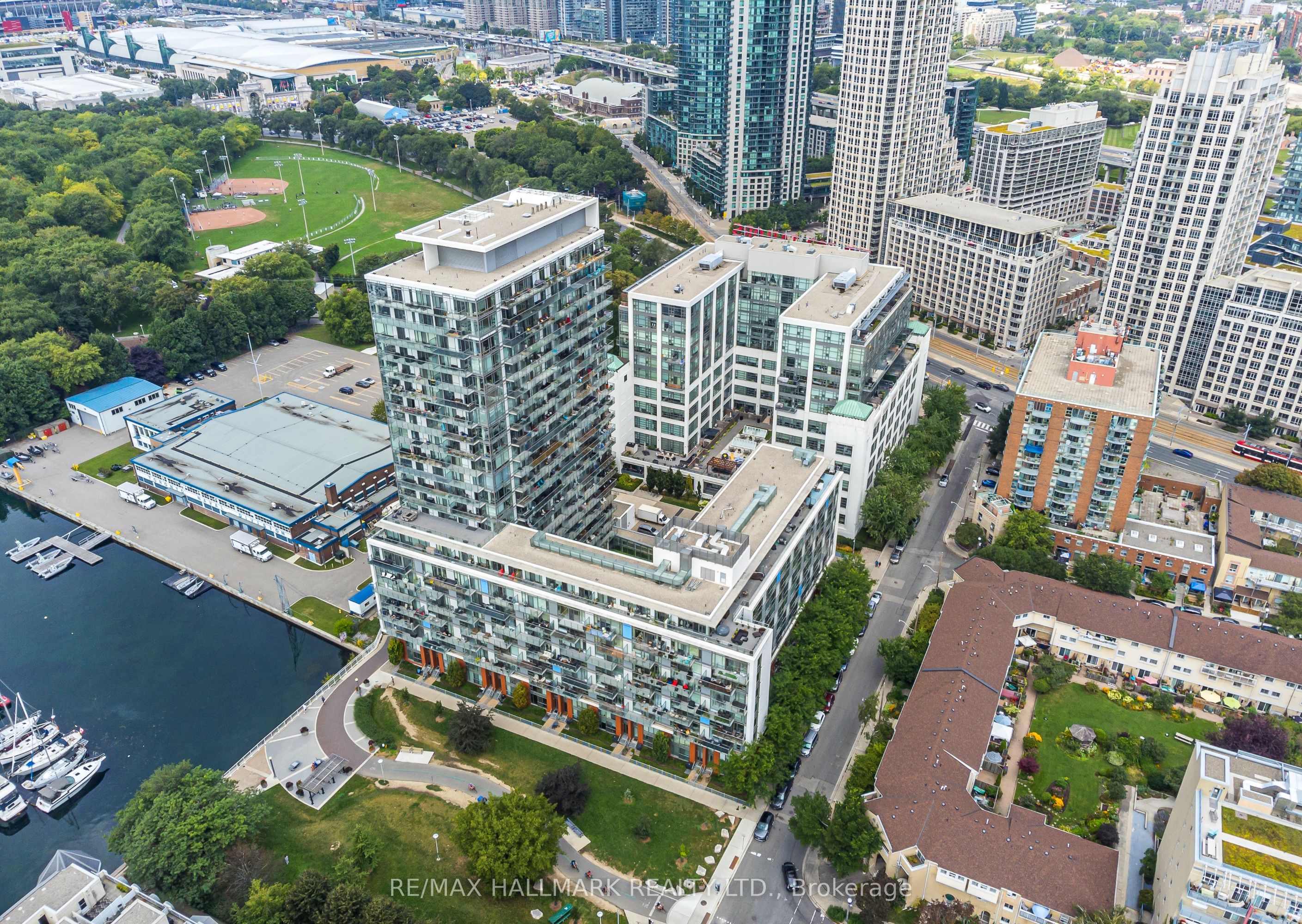 90 Stadium Road 919, Toronto, ON M5V 3W5 photo 5
