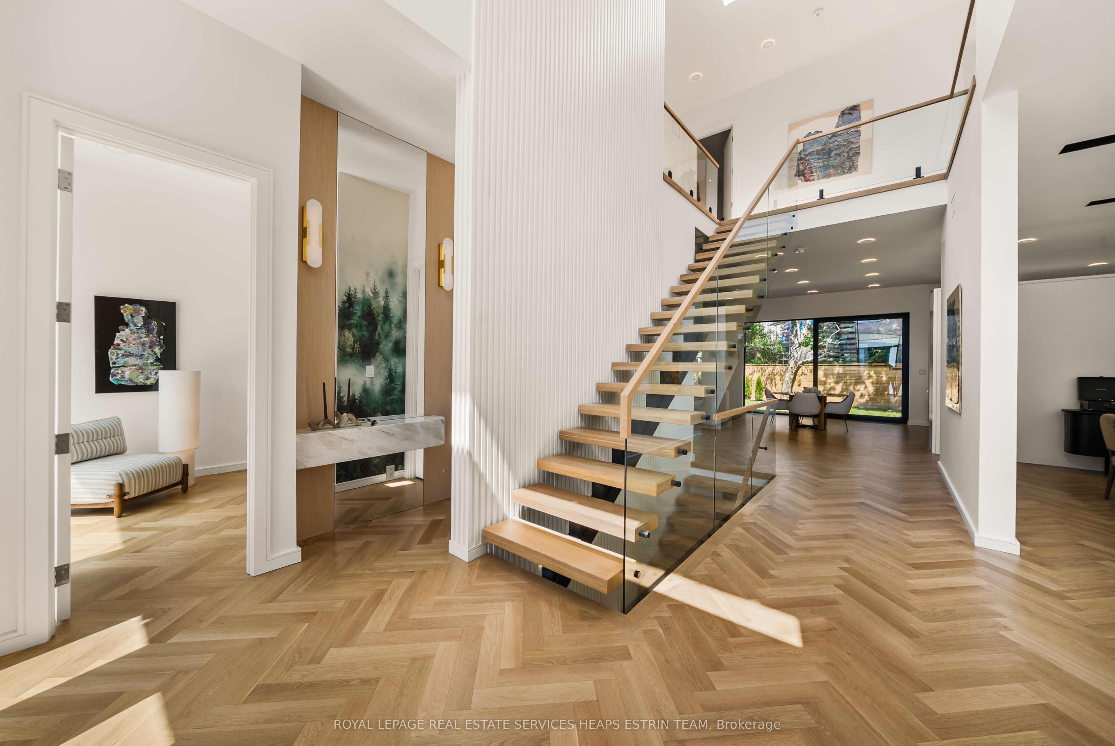 7 Lumley Avenue, Toronto, ON M4G 2X3 photo 3