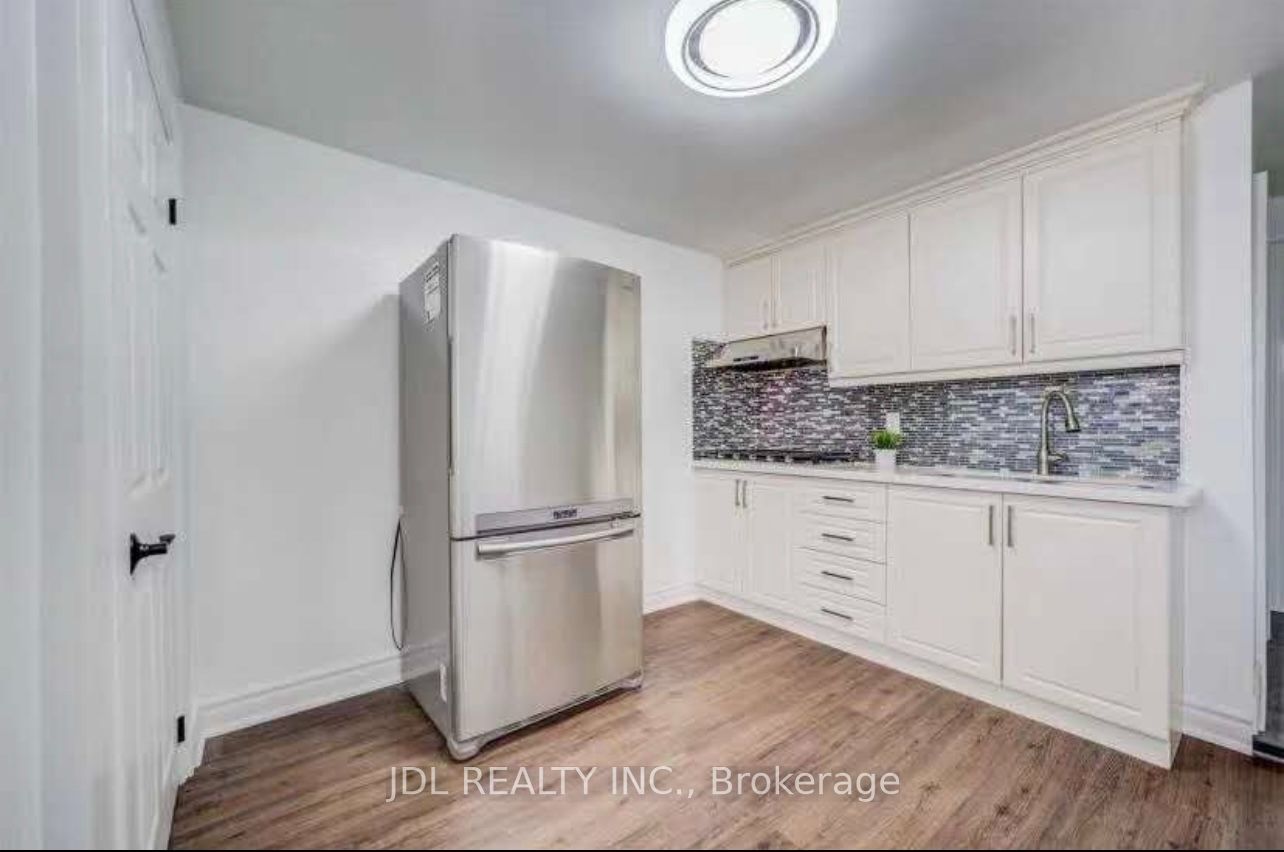 60 Grange Ave Toronto M5T 1C9 Avenue Suite A, 2nd Floor, Toronto, ON M5T 1C9 photo 3