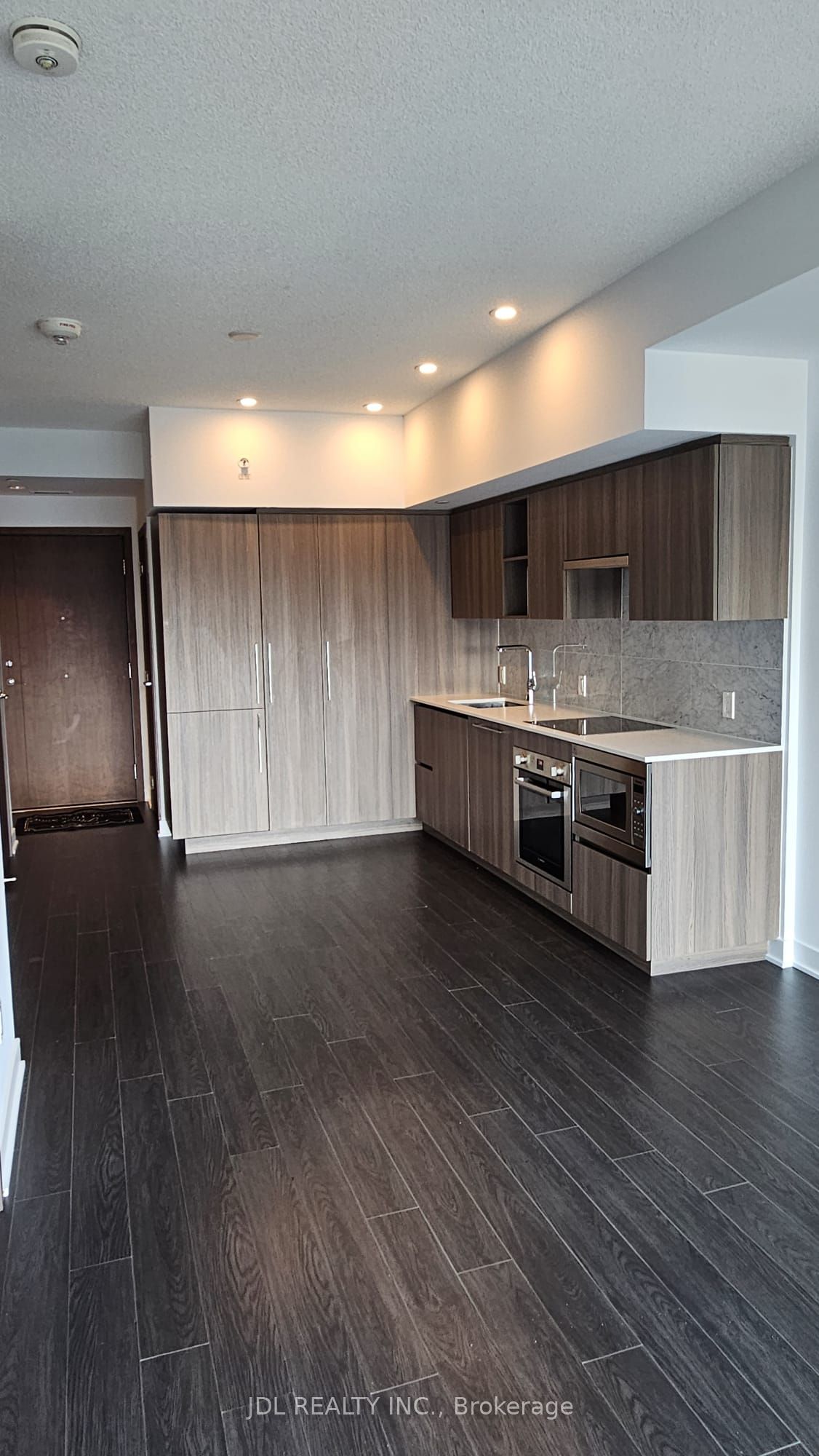 19 Bathurst Street 3708, Toronto, ON M5V 0N2 photo 3