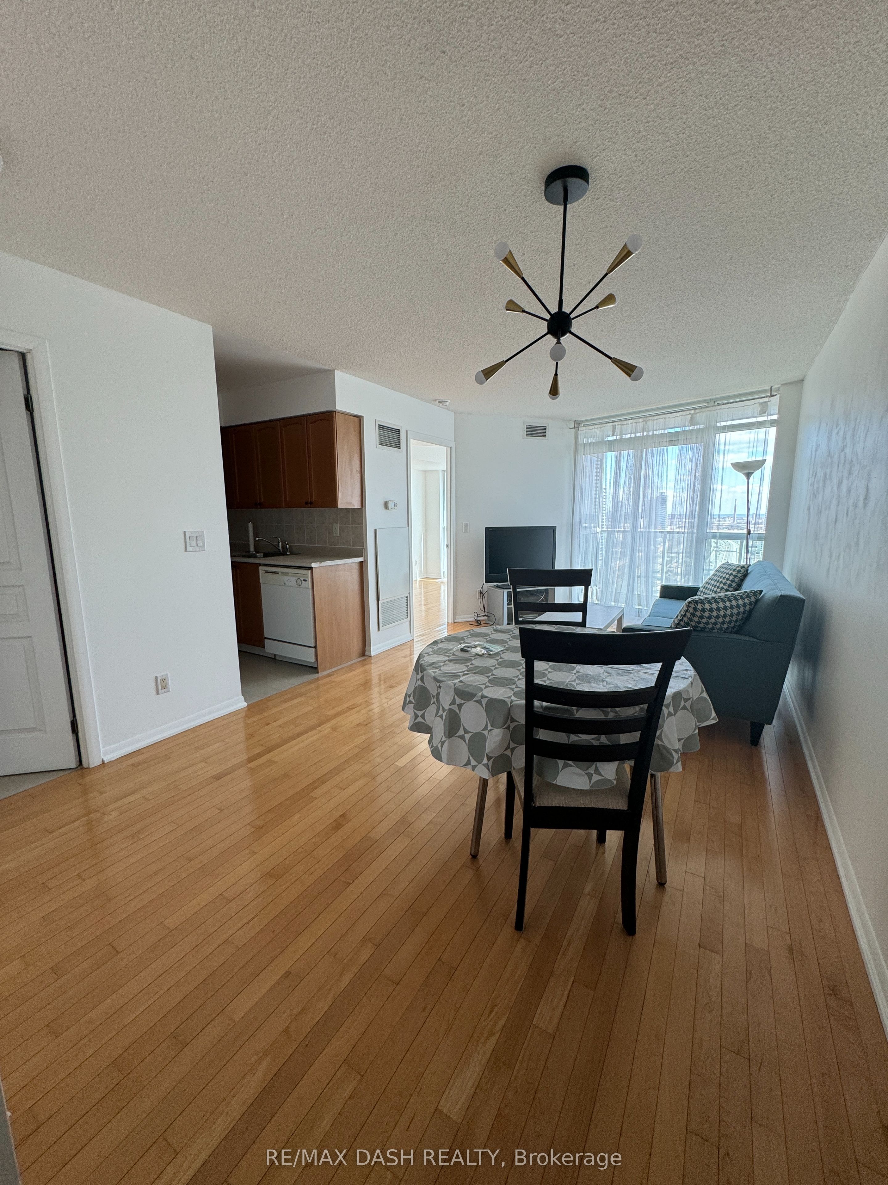 18 Yonge Street 2809, Toronto, ON M5E 1Z8 photo 4