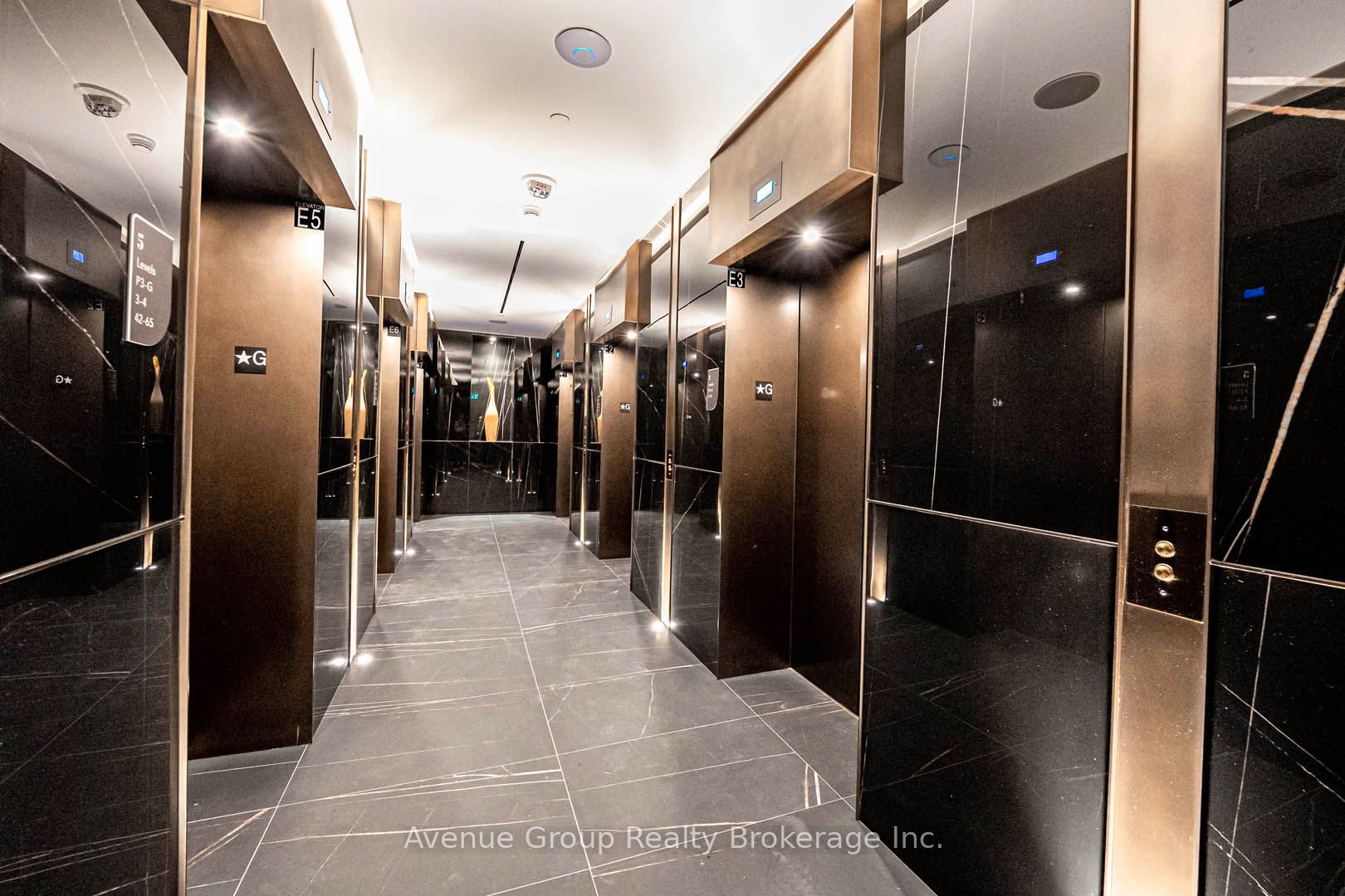 11 Yorkville Avenue 5803, Toronto, ON M4W 0B7 photo 4