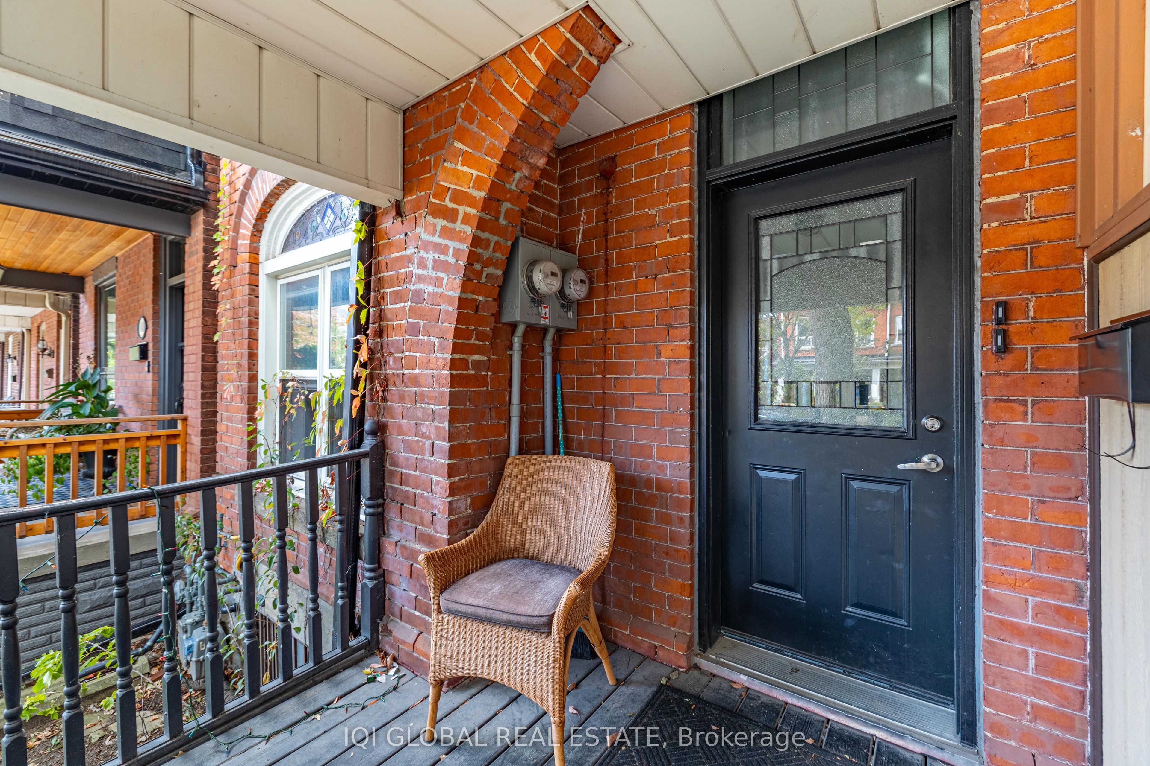 142 Grace Street Upper, Toronto, ON M6J 2S2 photo 2