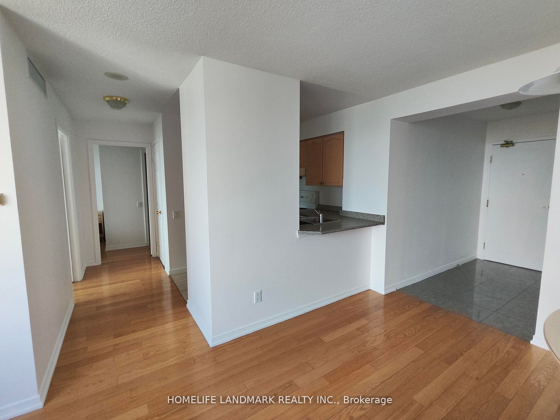 8 Hillcrest Avenue 1711, Toronto, ON M2N 6Y6 photo 3