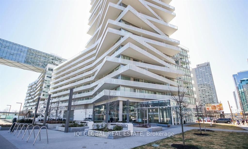 15 Queens Quay Street E 2205, Toronto, ON M5E 0A4 photo 2