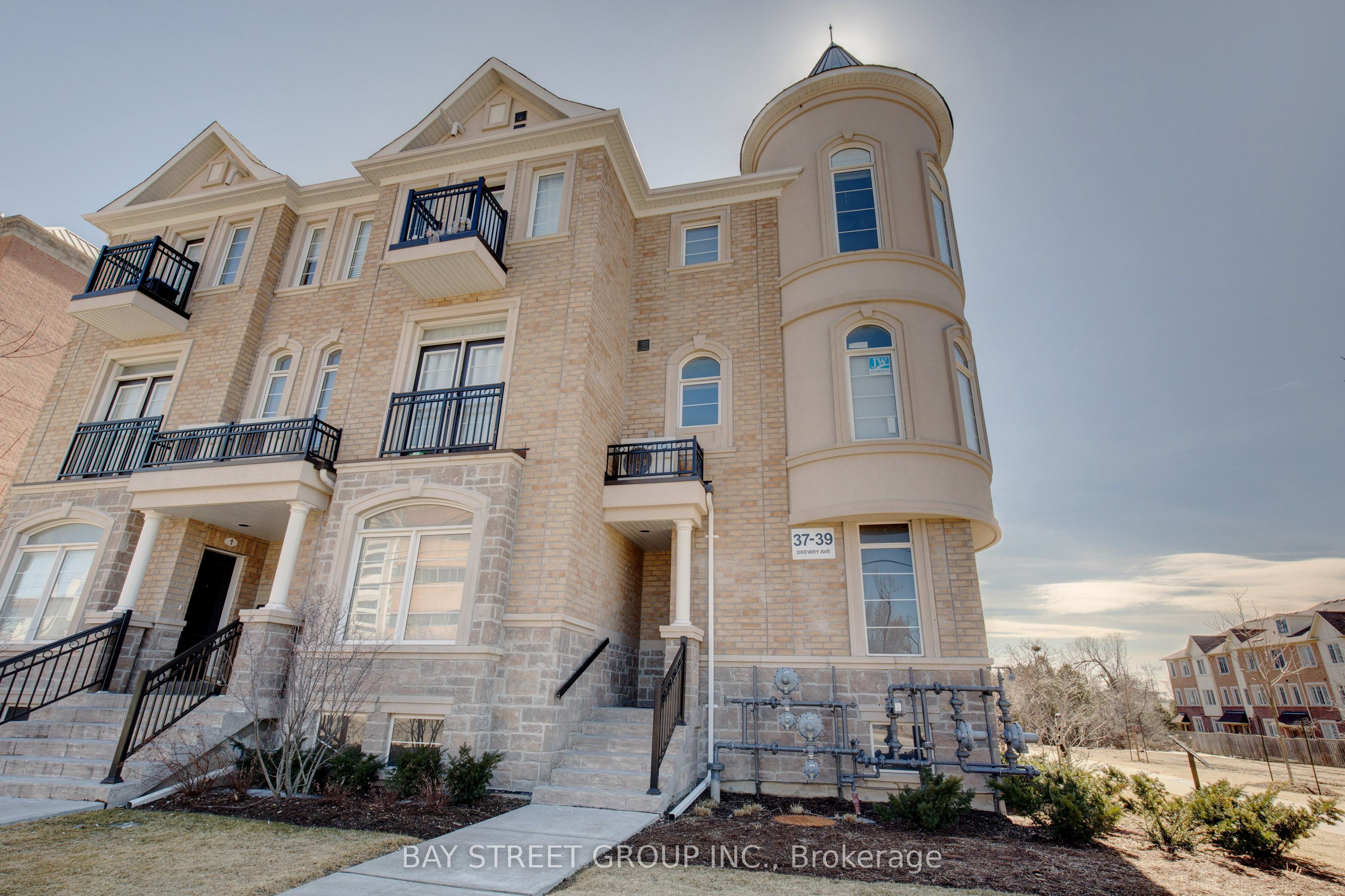 37 Drewry Avenue 3, Toronto, ON M2M 0B5