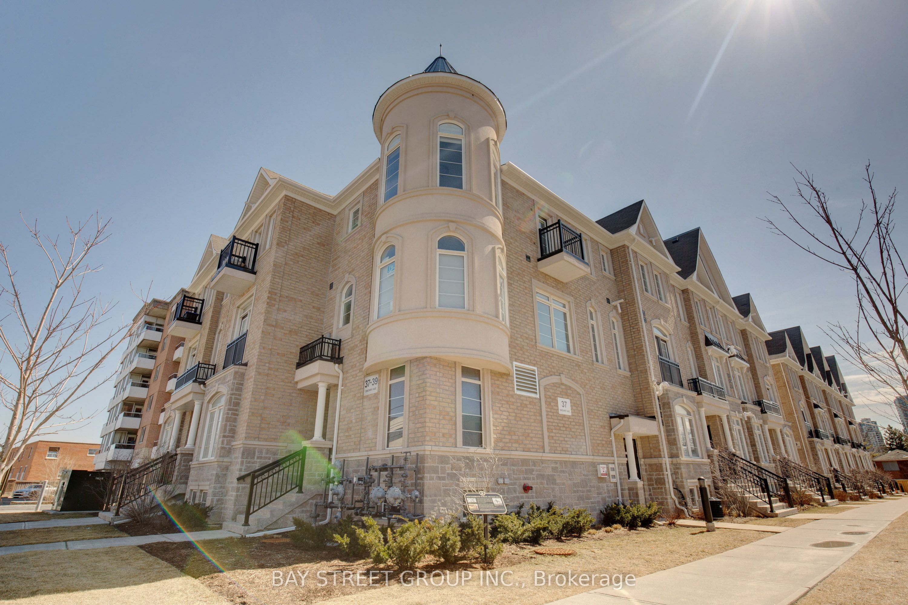 37 Drewry Avenue 3, Toronto, ON M2M 0B5 photo 2