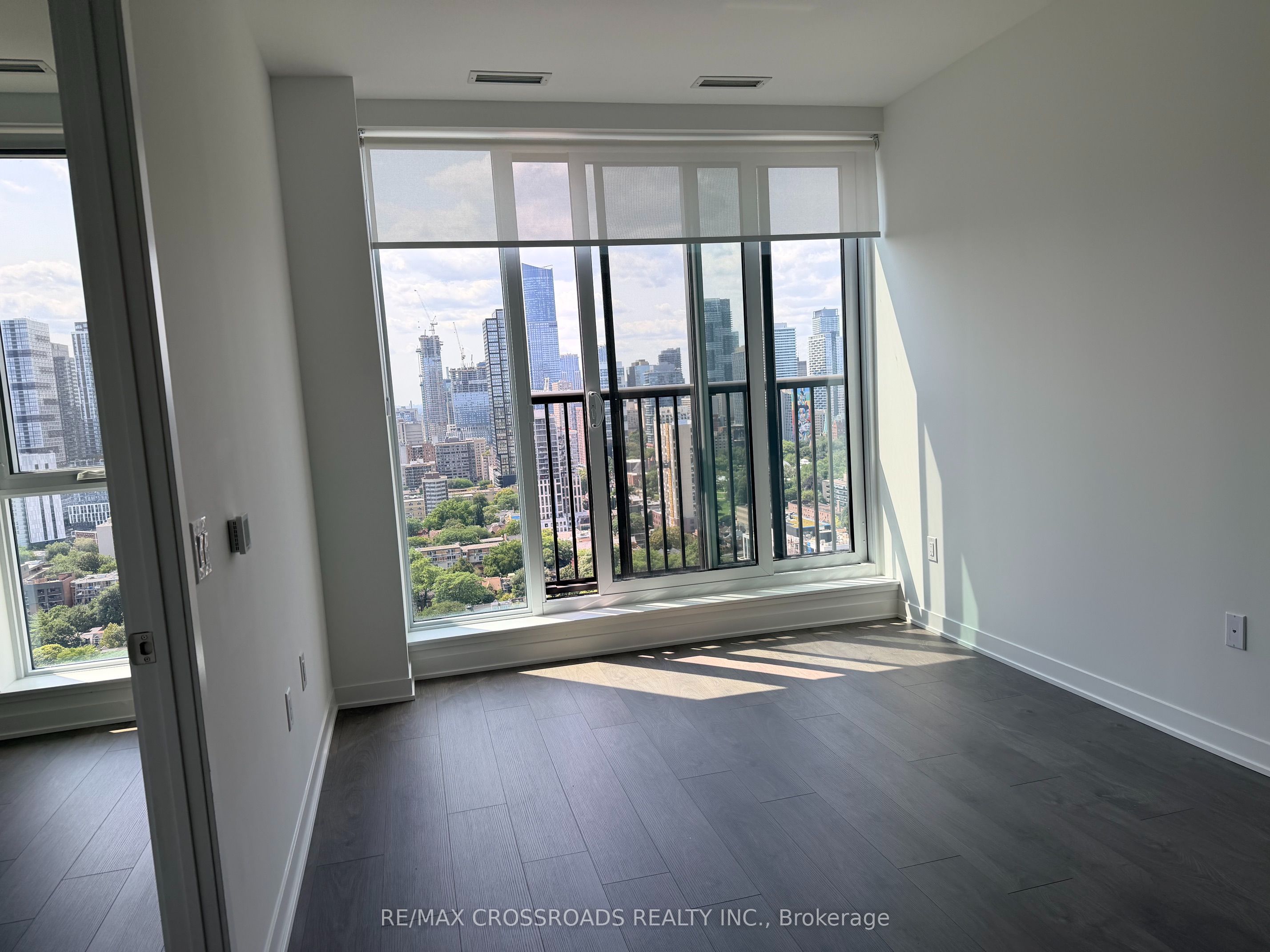 10 OAK Street 2501, Toronto, ON M5A 0Z1 photo 4