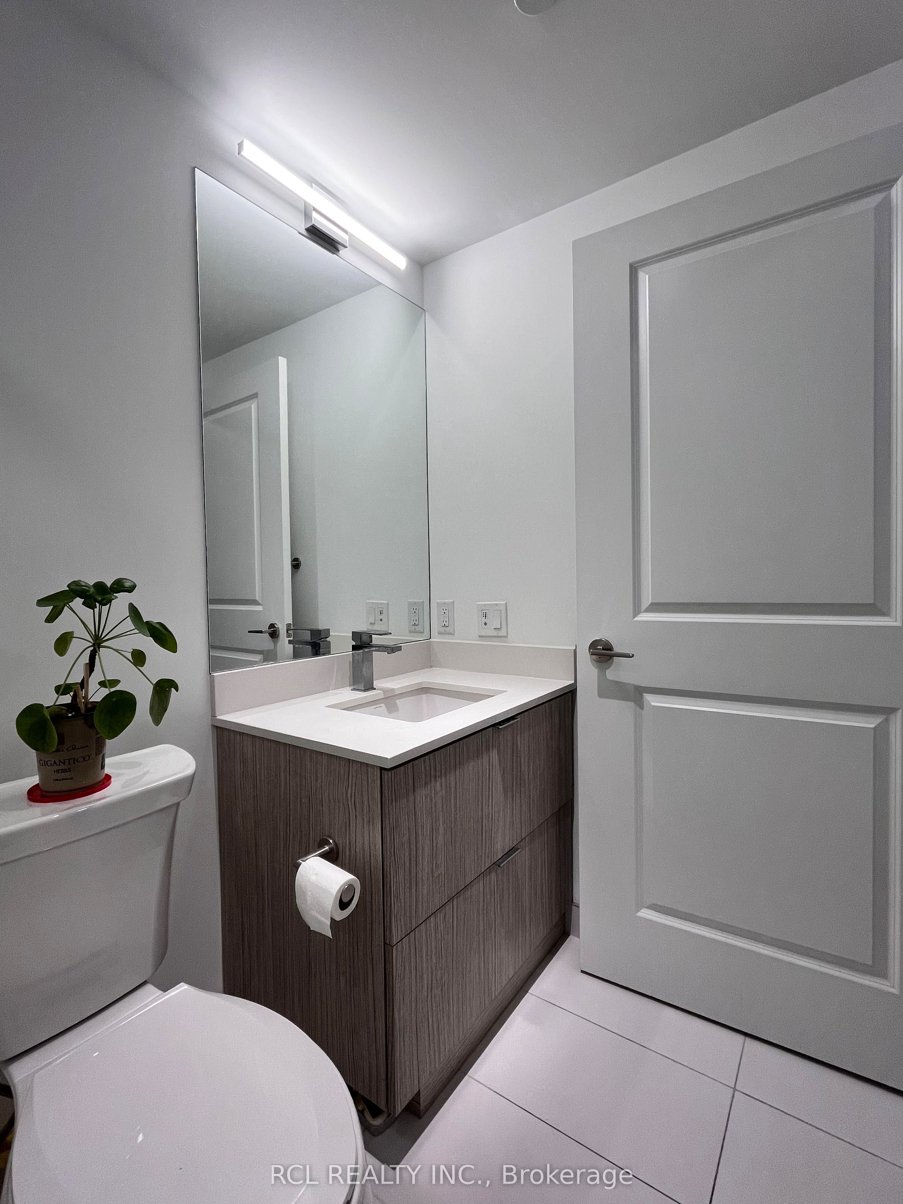 395 Bloor Street E 1204, Toronto, ON M4W 0B4 photo 5