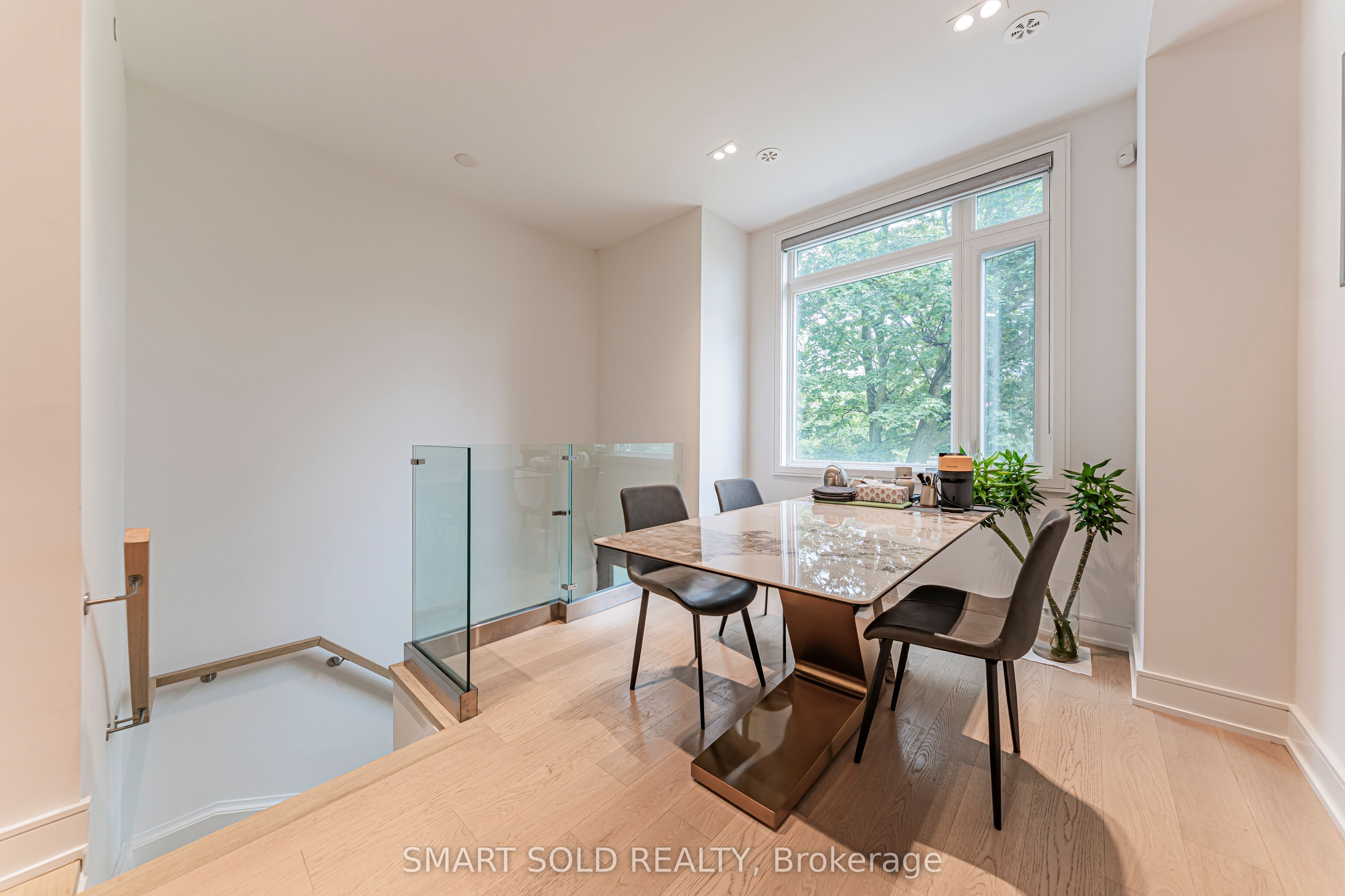 9 Flax Field Lane, Toronto, ON M2N 0L5 photo 3