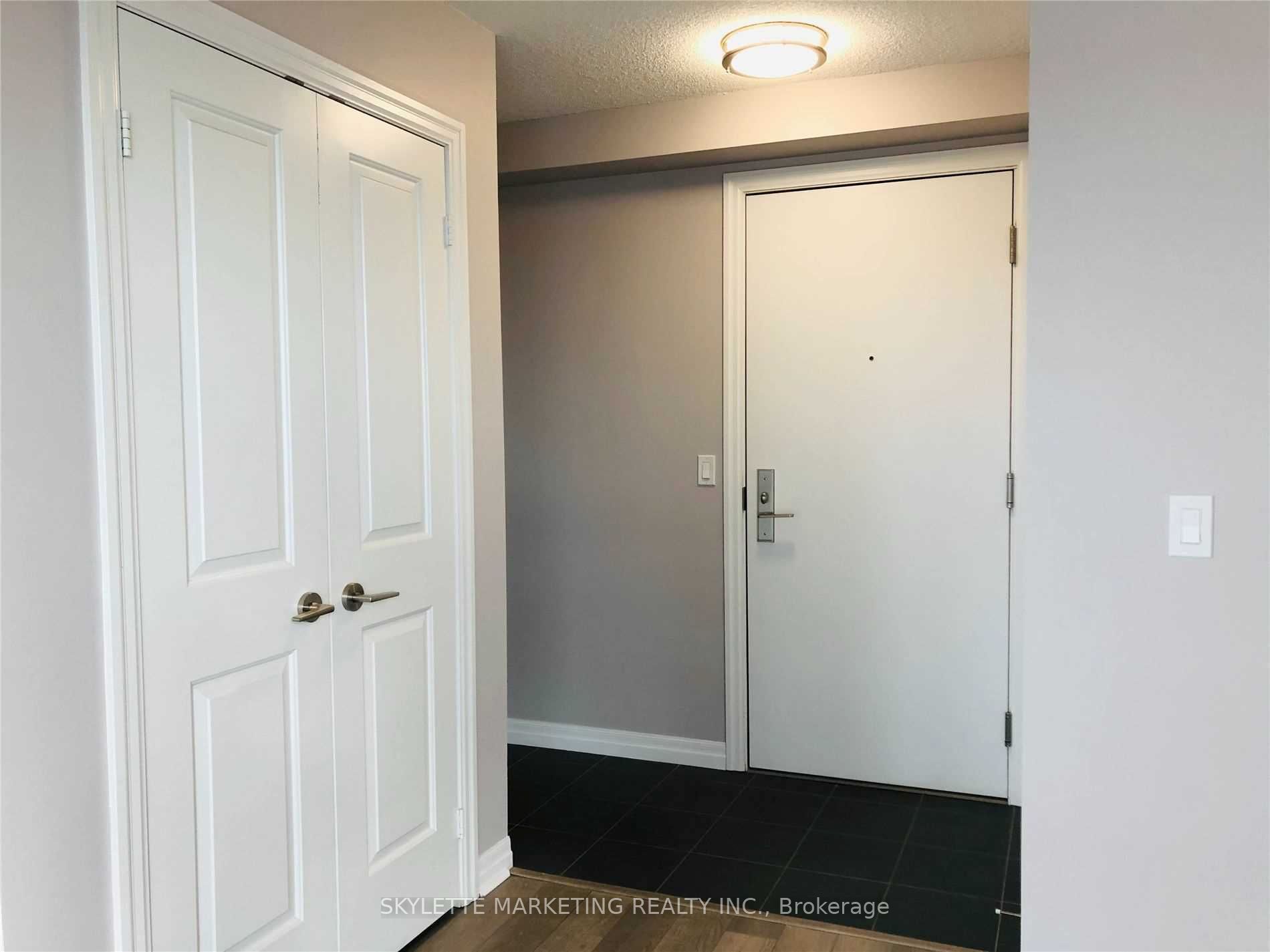 275 Yorkland Road 2203, Toronto, ON M2J 0B4 photo 2