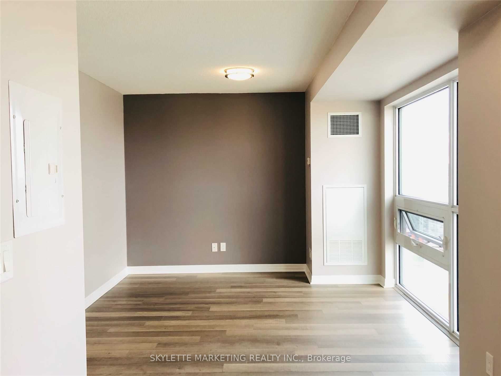 275 Yorkland Road 2203, Toronto, ON M2J 0B4 photo 5