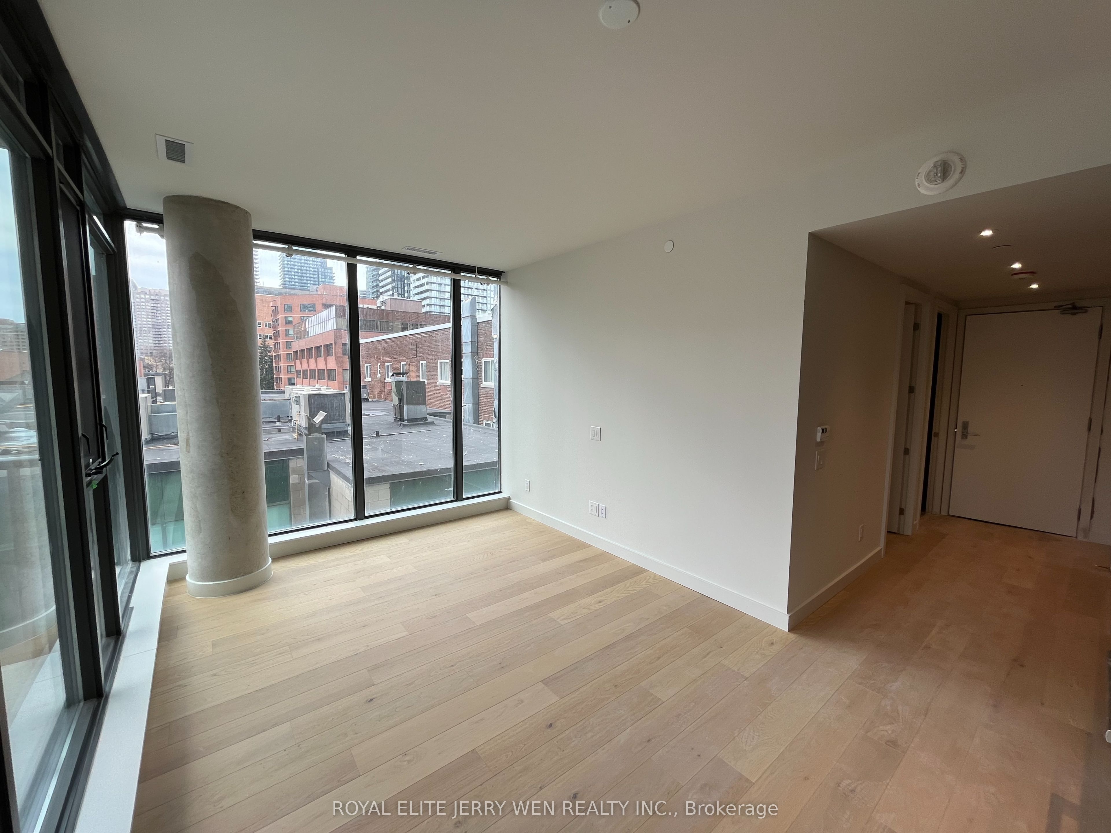 81 Wellesley Street E 303, Toronto, ON N5V 1J6 photo 2