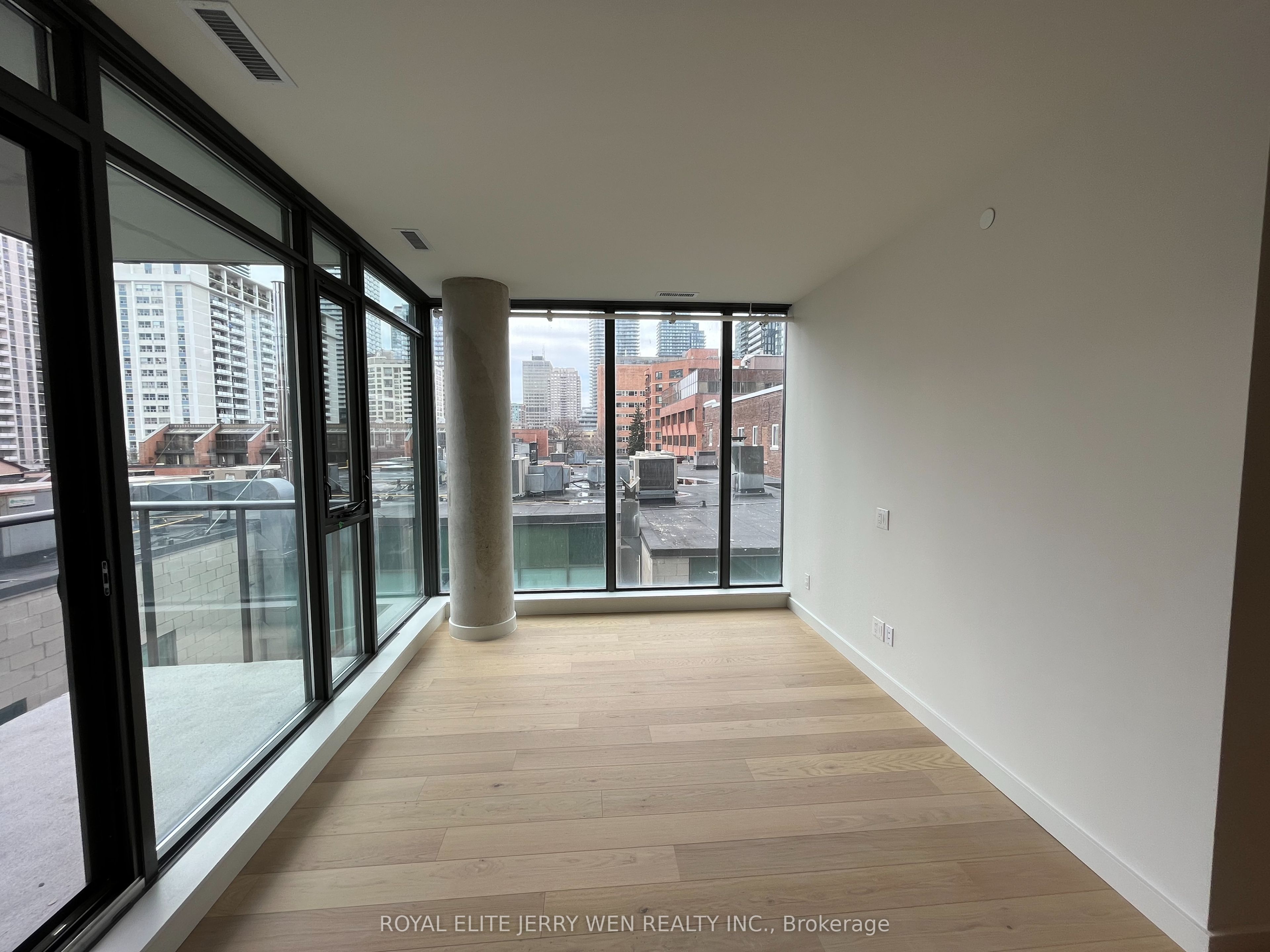 81 Wellesley Street E 303, Toronto, ON N5V 1J6 photo 3