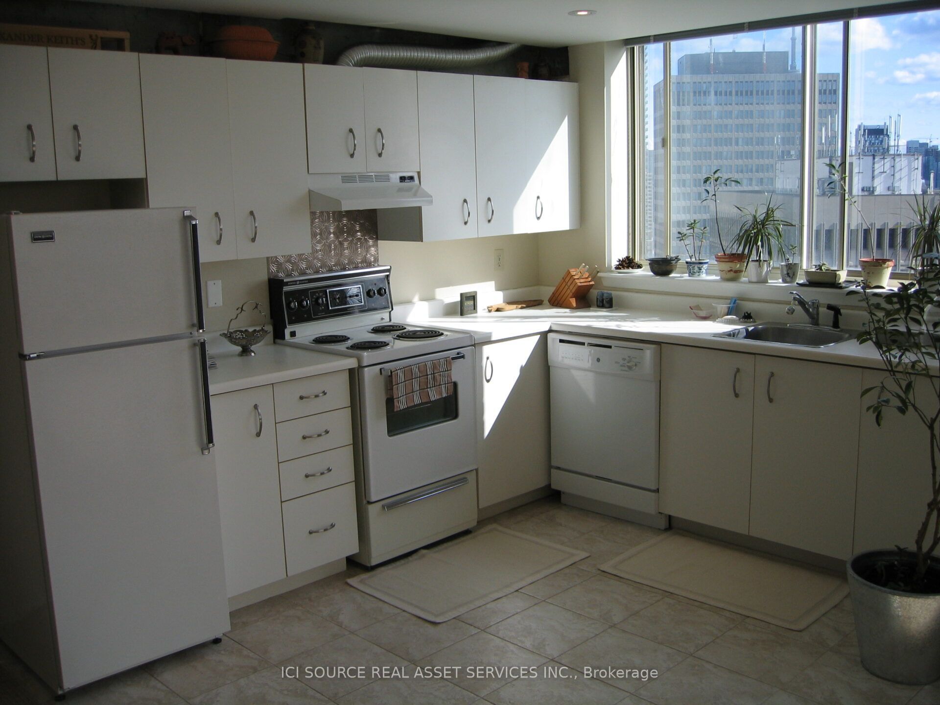 44 St Joseph Street 2514, Toronto, ON M4Y 2W4 photo 4