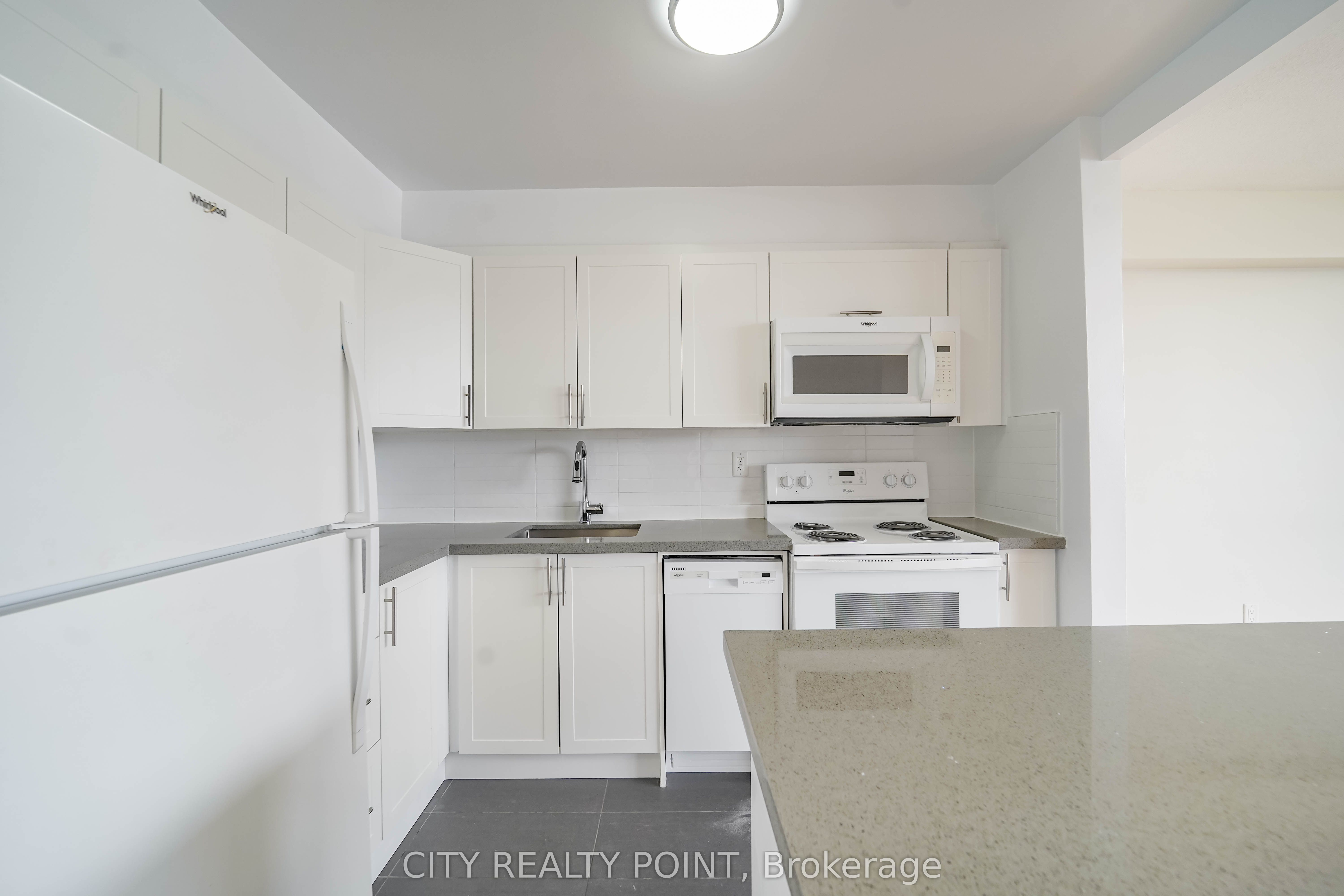 666 Spadina Avenue 2411, Toronto, ON M5S 2H8 photo 5