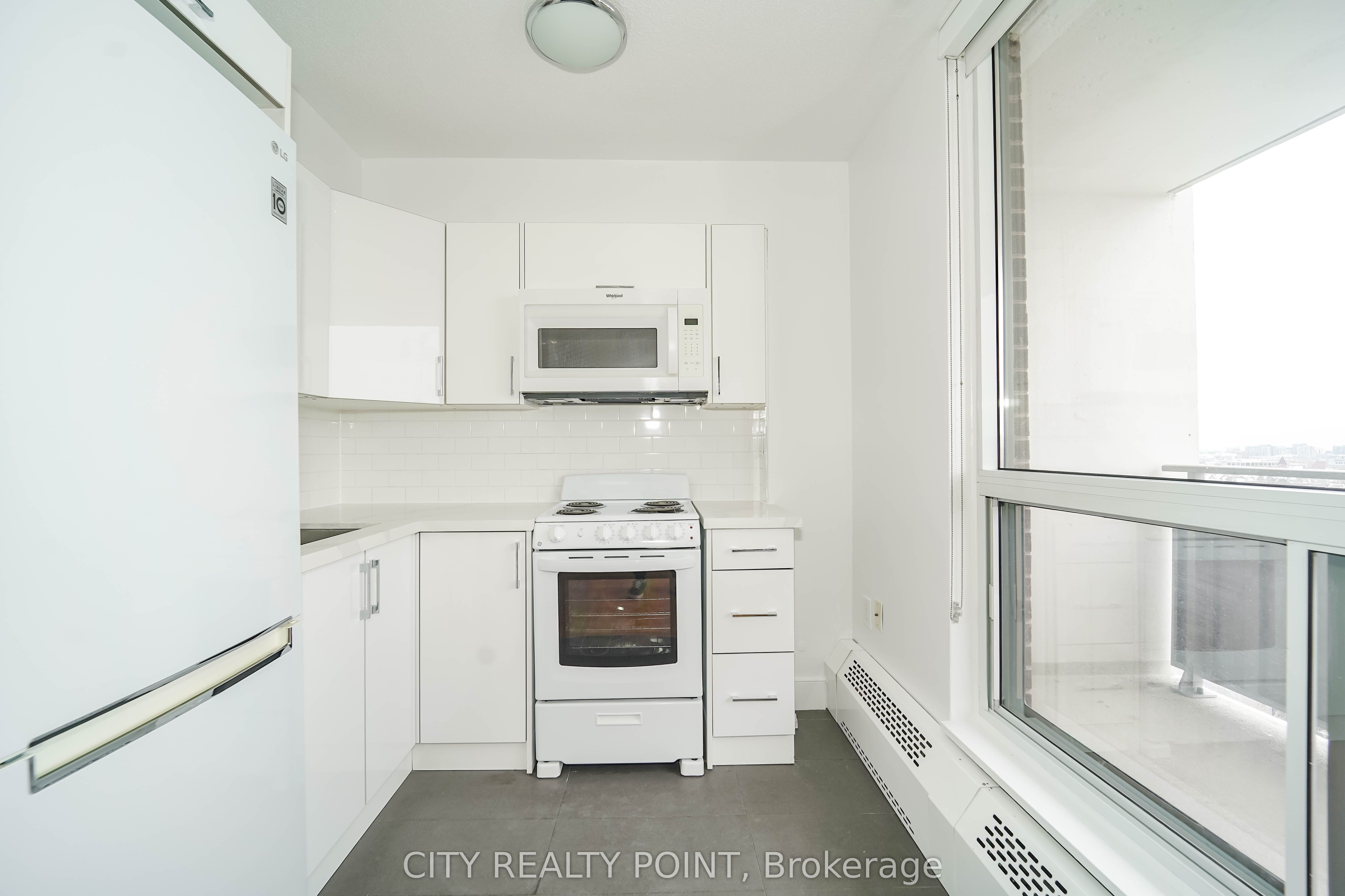 666 Spadina Avenue 1007, Toronto, ON M5S 2H8 photo 4