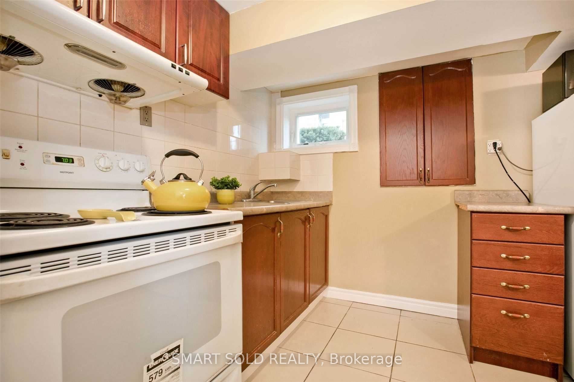 40 Mintwood Drive Upper, Toronto, ON M2M 3A7 photo 5