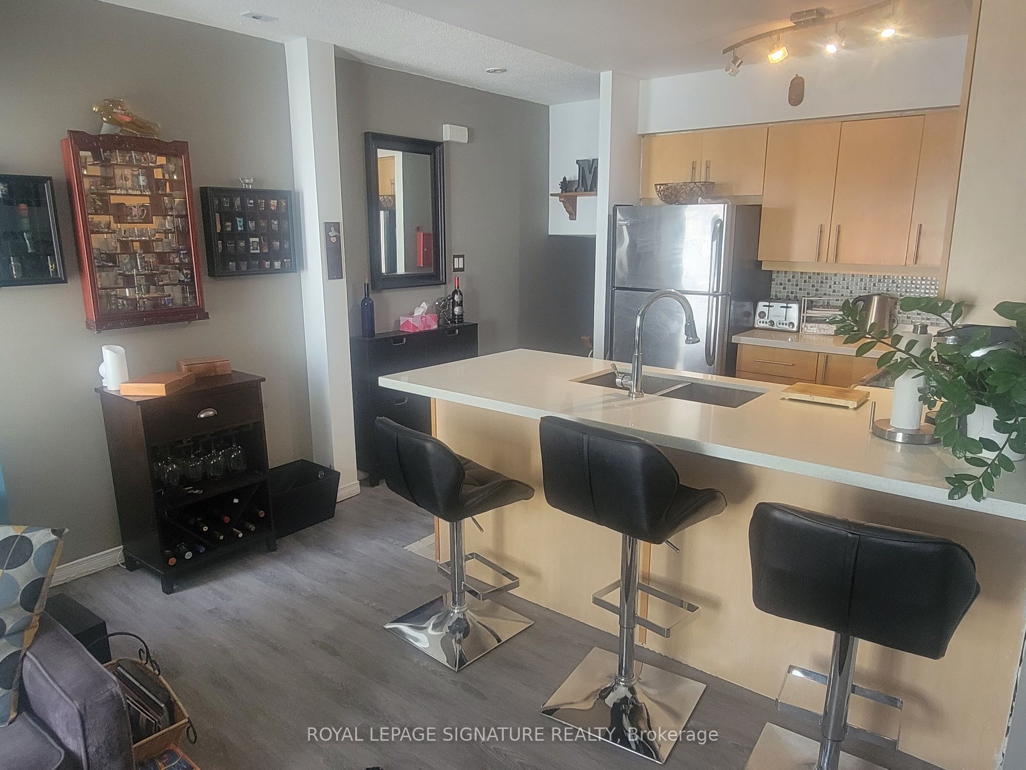 12 Sudbury Street 212, Toronto, ON M6J 3W7 photo 2