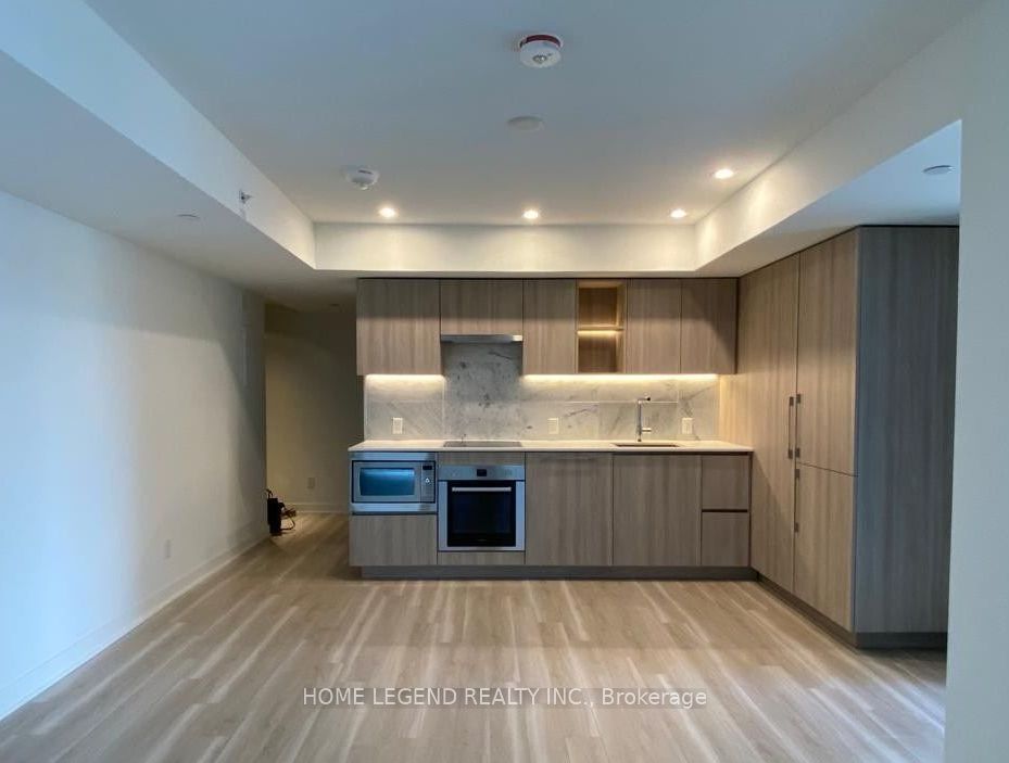 17 Bathurst Street 710, Toronto, ON M5V 0N1 photo 2