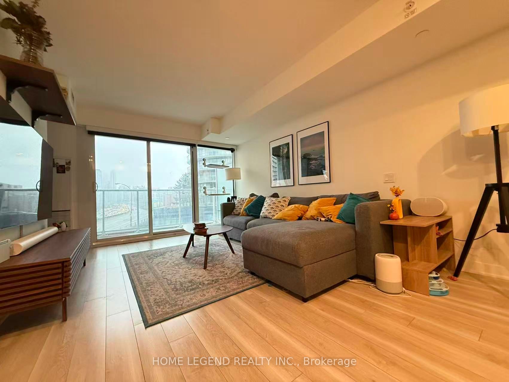 17 Bathurst Street 710, Toronto, ON M5V 0N1 photo 3