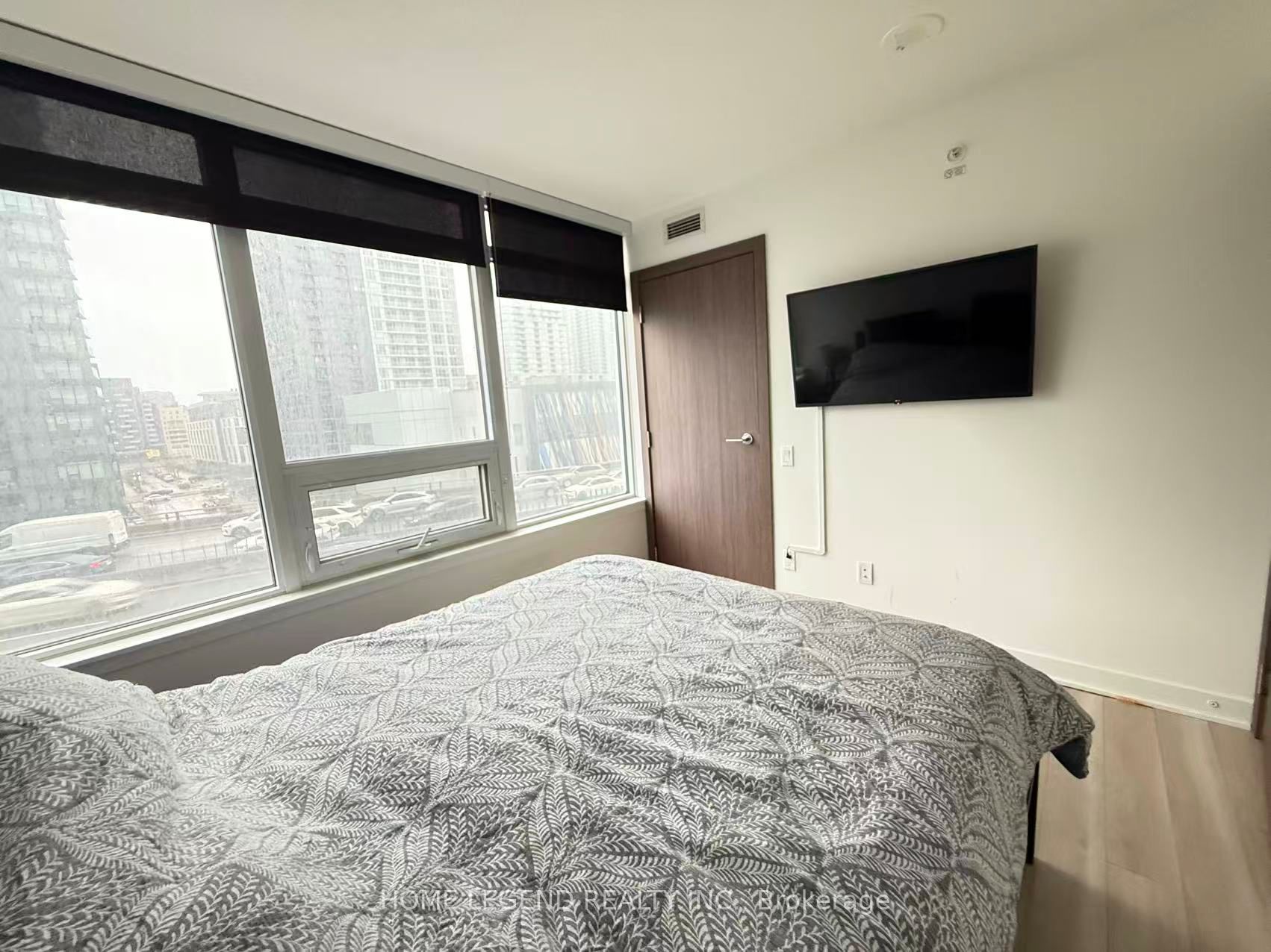 17 Bathurst Street 710, Toronto, ON M5V 0N1 photo 5